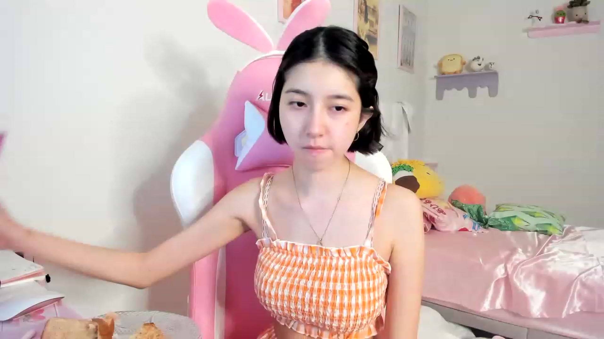 Gallery image thumbnail from Cherrycute666's myfreecams stream on, 06/18/2023, 12:01 image 15 of 20