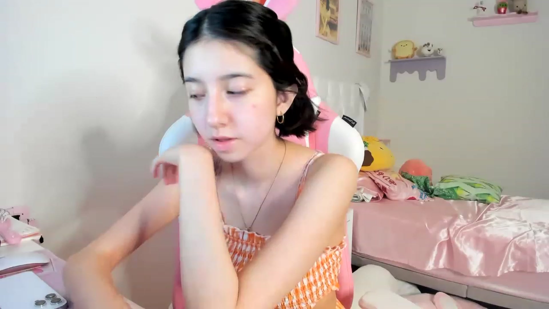 Gallery image thumbnail from Cherrycute666's myfreecams stream on, 06/18/2023, 12:01 image 9 of 20