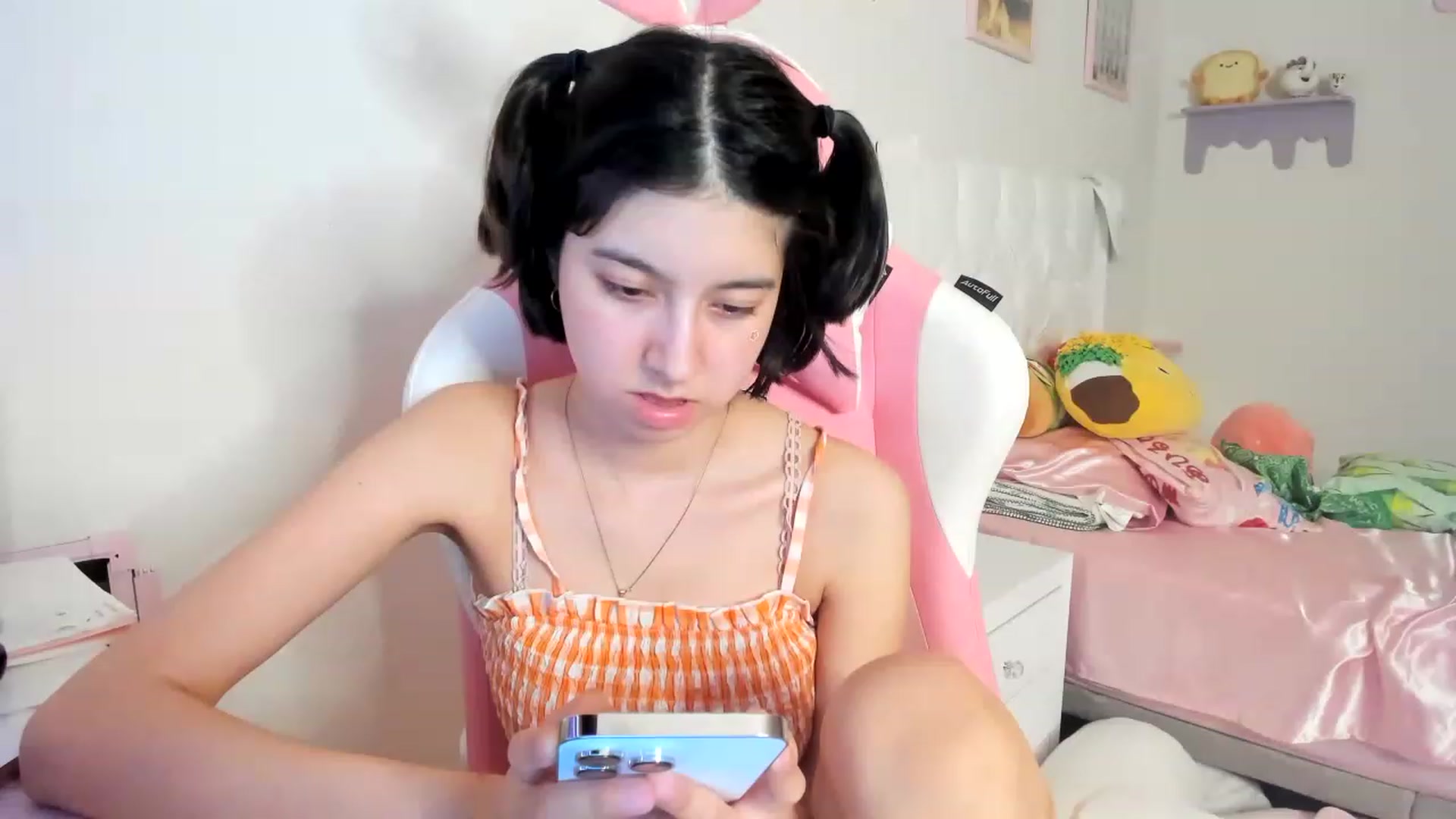 Gallery image thumbnail from Cherrycute666's myfreecams stream on, 06/18/2023, 12:01 image 4 of 20