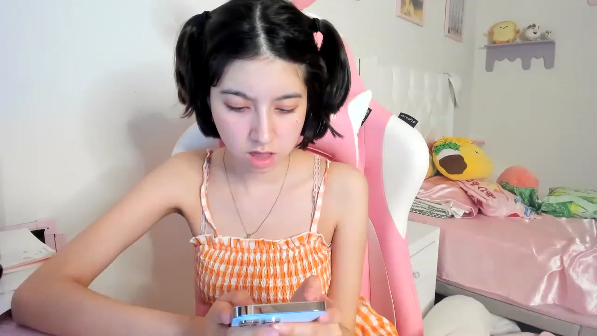 Gallery image thumbnail from Cherrycute666's myfreecams stream on, 06/18/2023, 12:01 image 3 of 20