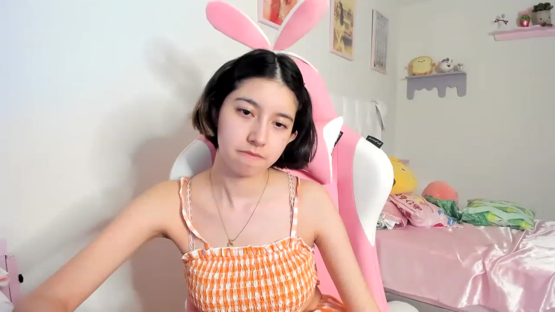 Gallery image thumbnail from Cherrycute666's myfreecams stream on, 06/18/2023, 12:01 image 6 of 20