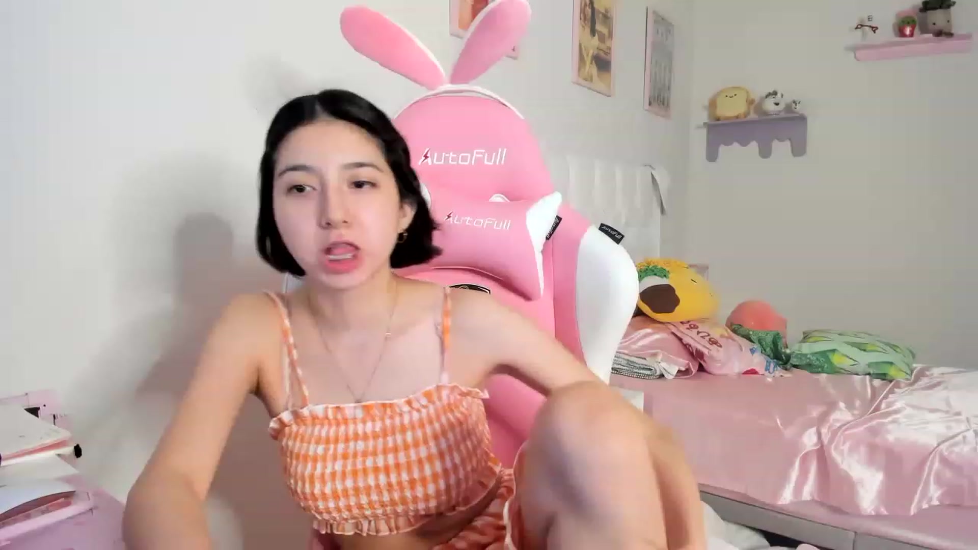 Gallery image thumbnail from Cherrycute666's myfreecams stream on, 06/18/2023, 12:01 image 18 of 20