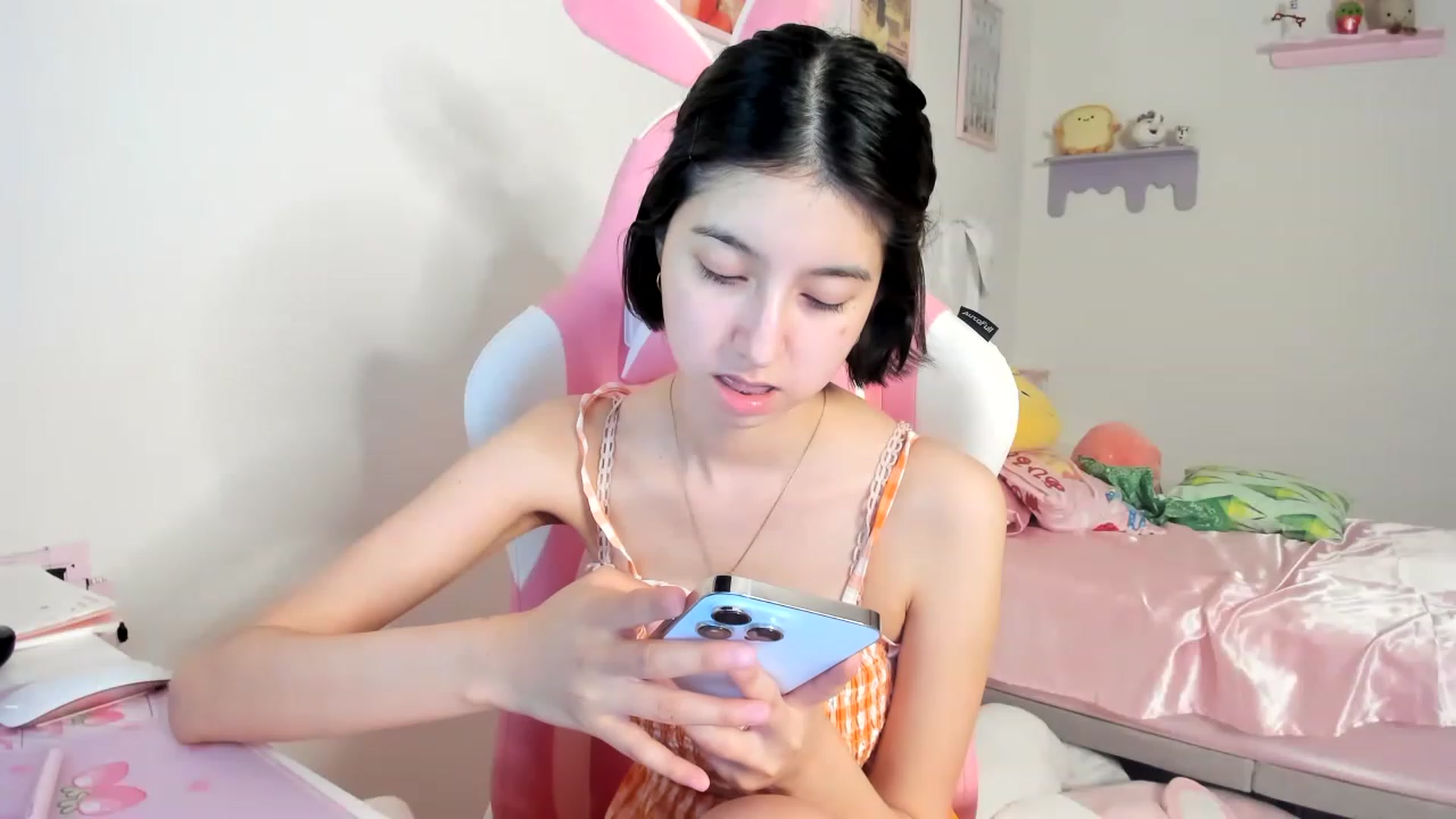 Gallery image thumbnail from Cherrycute666's myfreecams stream on, 06/18/2023, 12:01 image 12 of 20