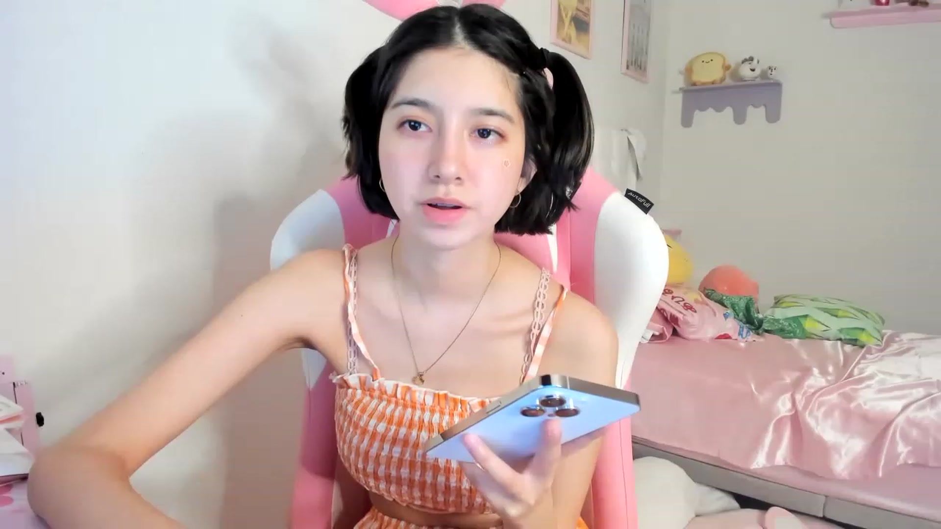 Gallery image thumbnail from Cherrycute666's myfreecams stream on, 06/18/2023, 12:01 image 1 of 20