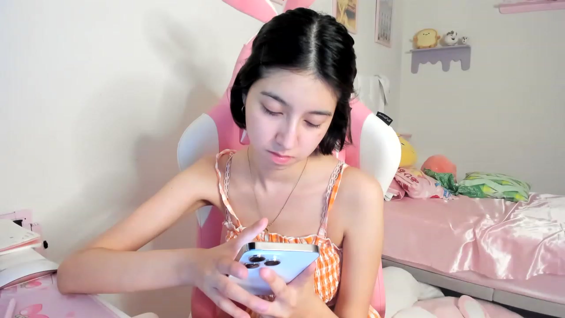 Gallery image thumbnail from Cherrycute666's myfreecams stream on, 06/18/2023, 12:01 image 13 of 20