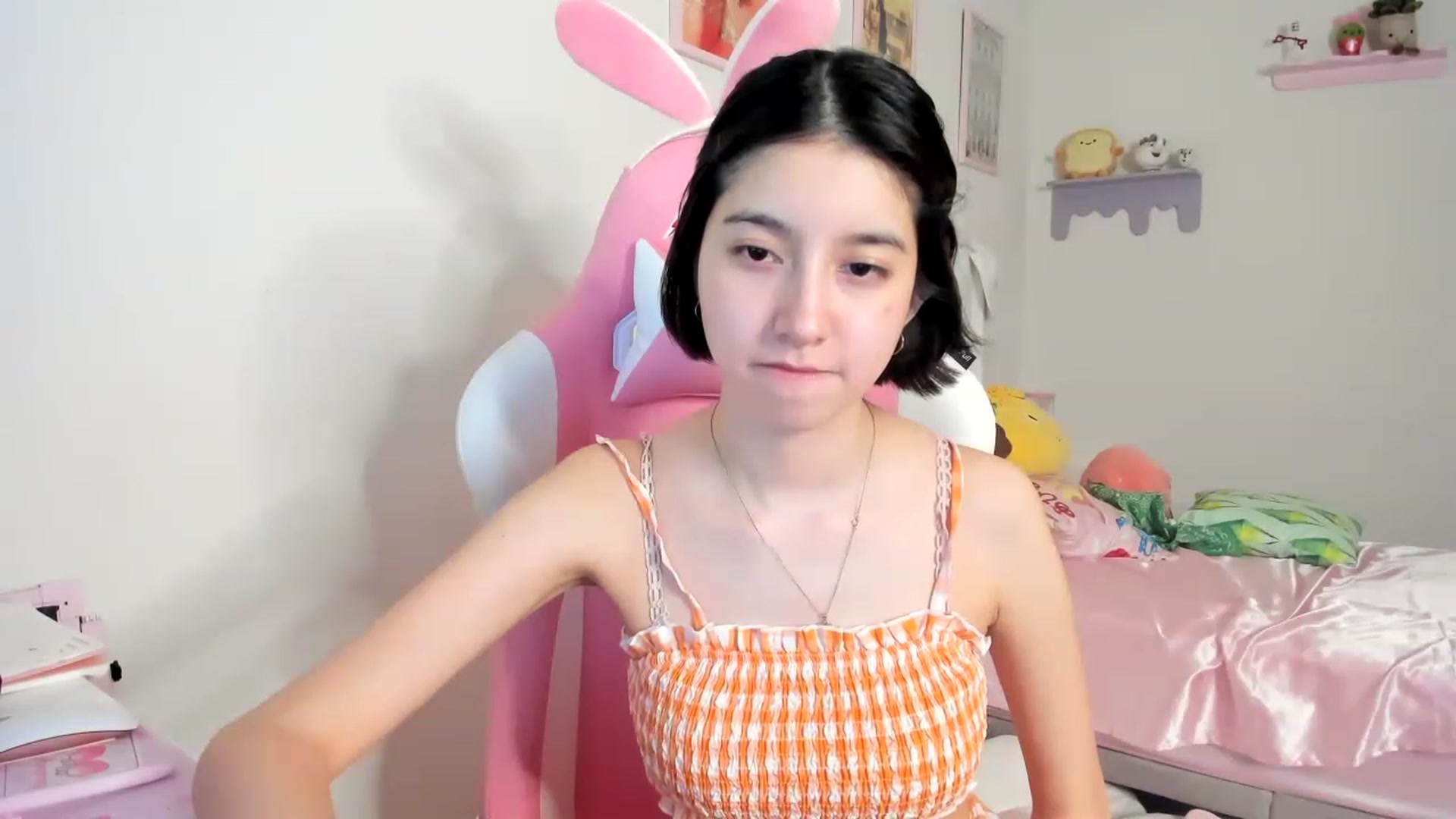 Gallery image thumbnail from Cherrycute666's myfreecams stream on, 06/18/2023, 12:01 image 19 of 20
