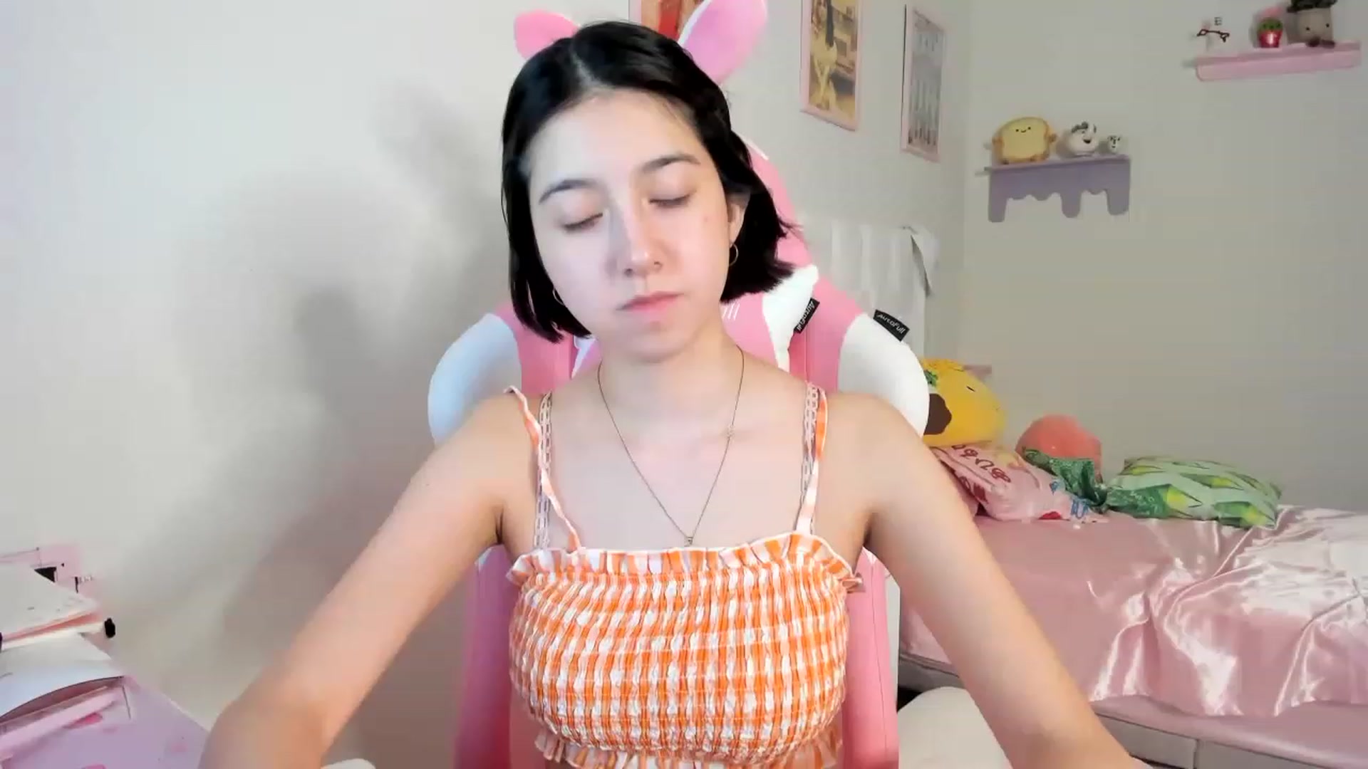 Gallery image thumbnail from Cherrycute666's myfreecams stream on, 06/18/2023, 12:01 image 17 of 20