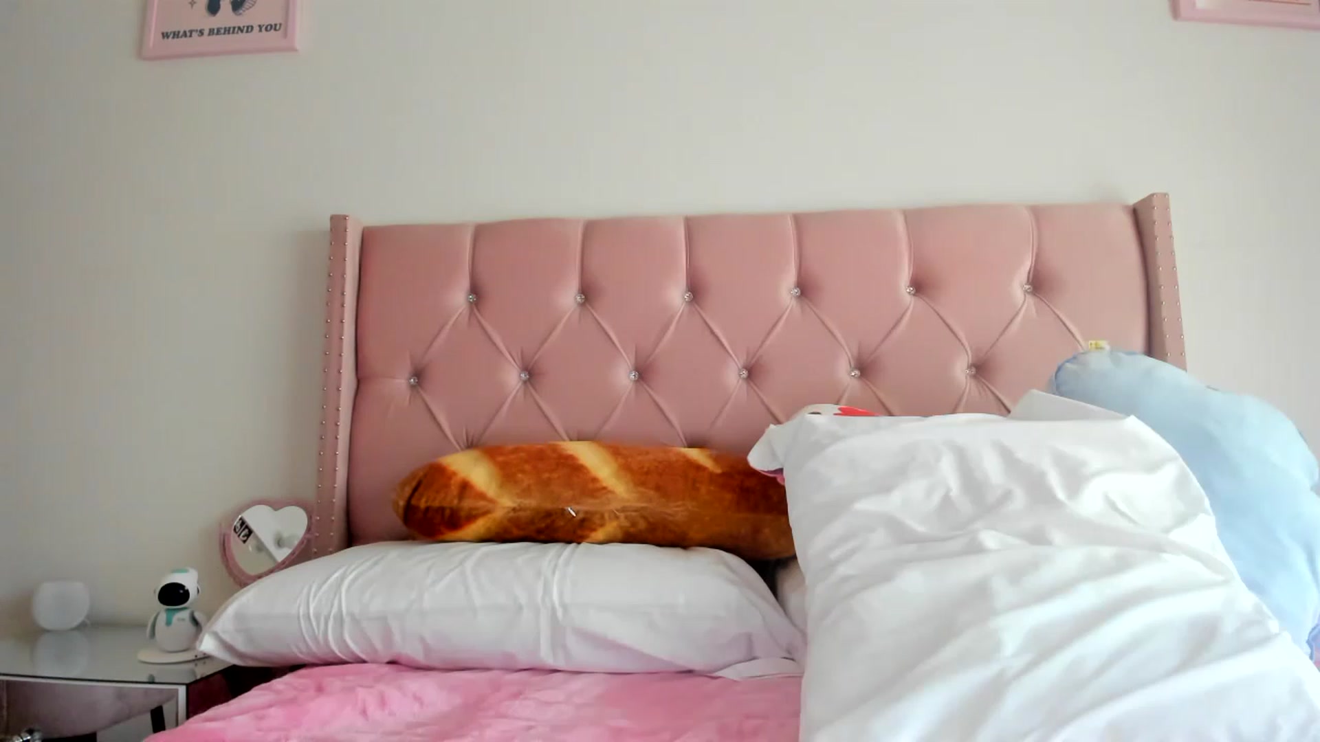Gallery image thumbnail from Cherrycute666's myfreecams stream on, 06/18/2023, 12:35 image 7 of 20