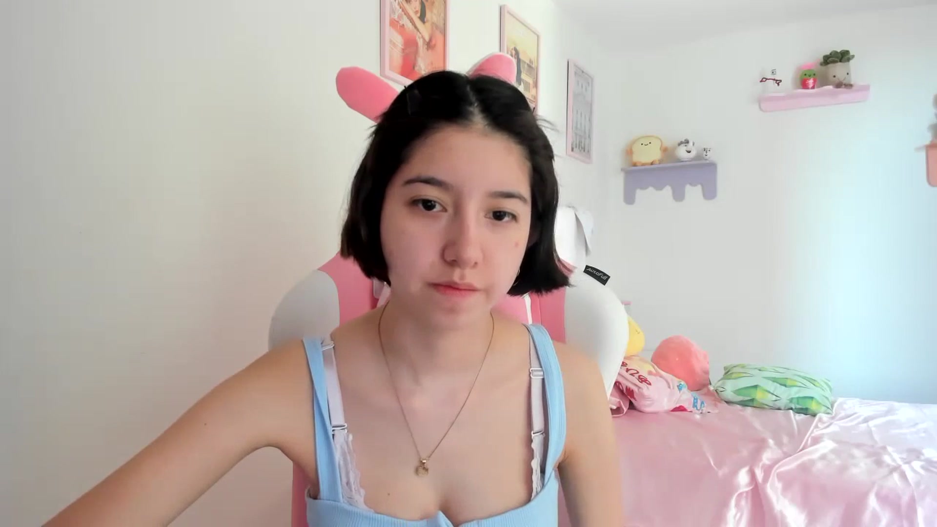 Gallery image thumbnail from Cherrycute666's myfreecams stream on, 06/18/2023, 22:24 image 12 of 20