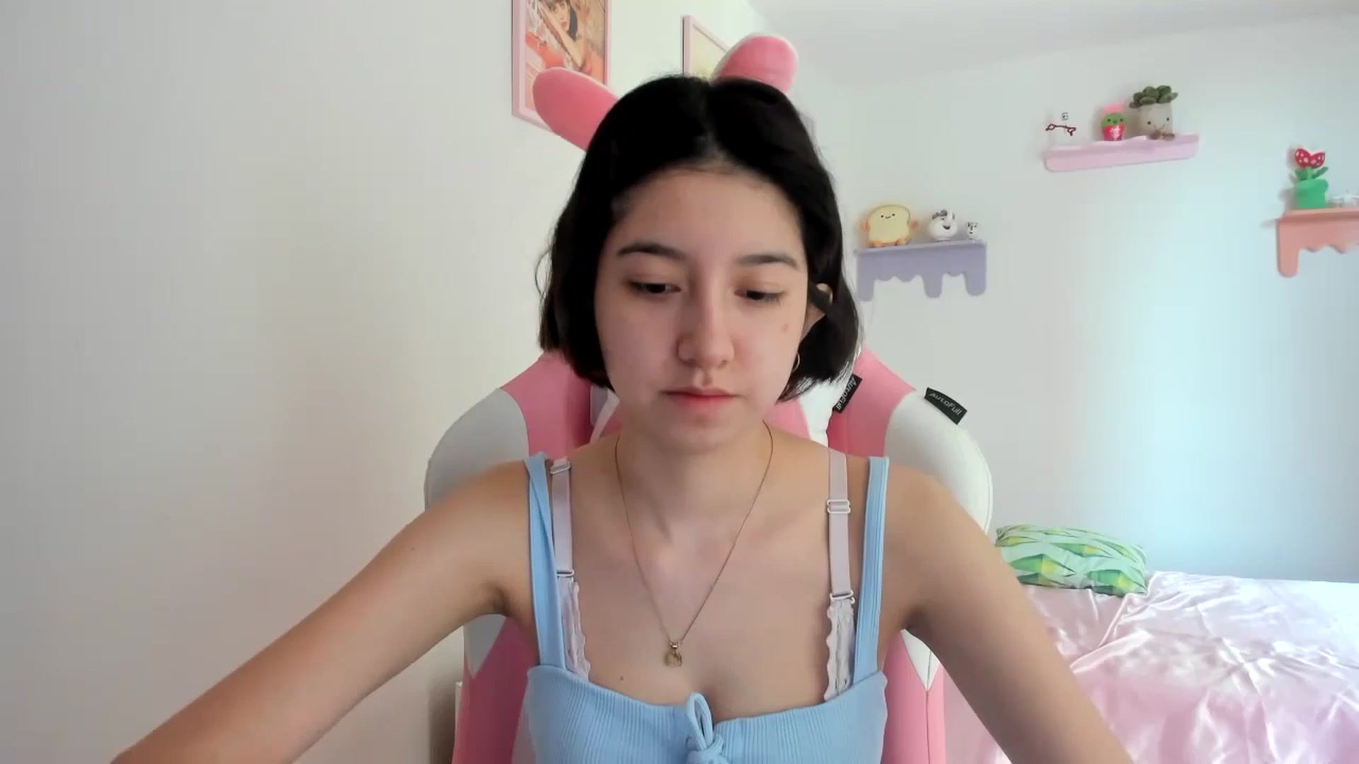 Gallery image thumbnail from Cherrycute666's myfreecams stream on, 06/18/2023, 22:24 image 1 of 20