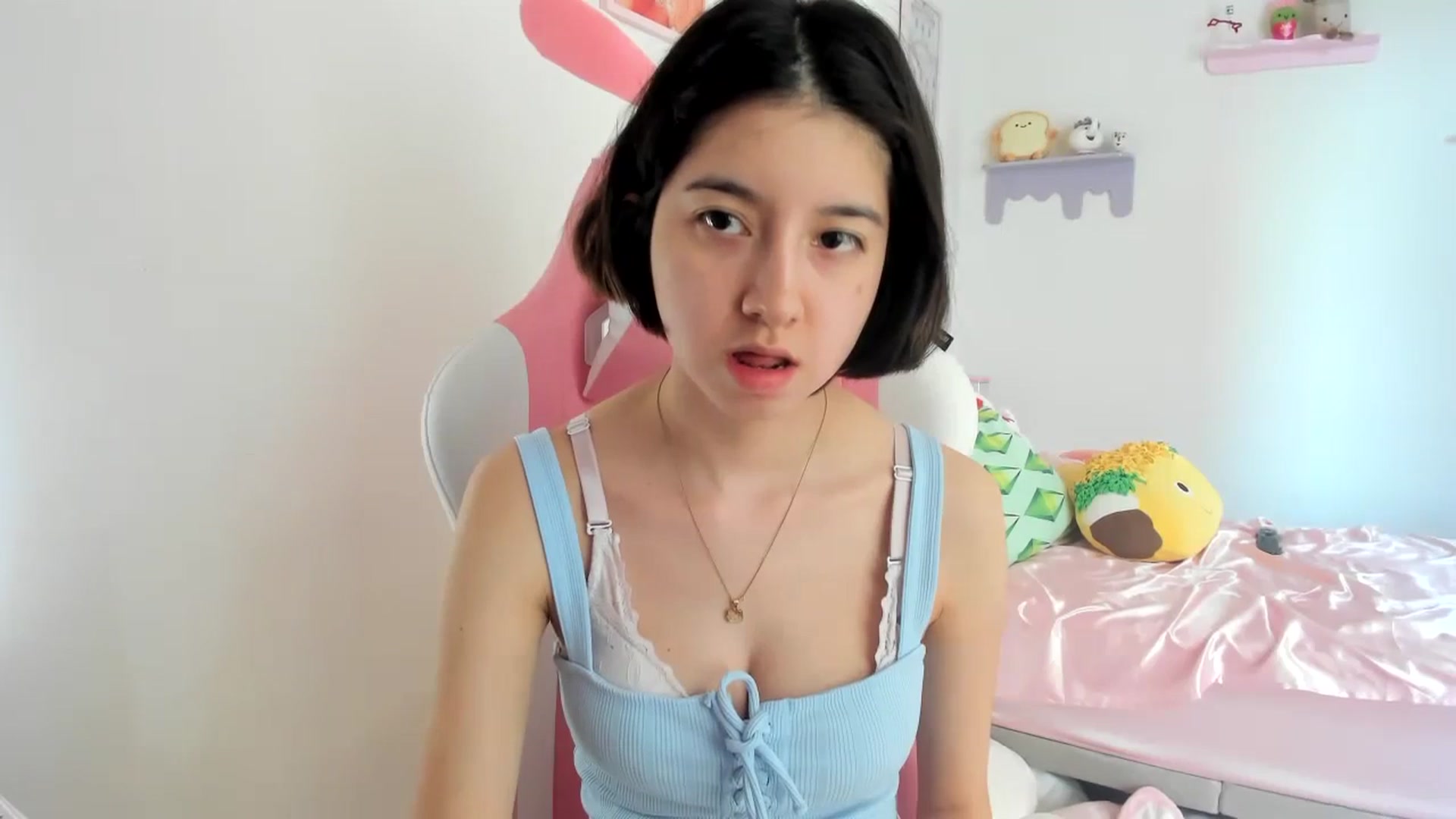 Gallery image thumbnail from Cherrycute666's myfreecams stream on, 06/19/2023, 24:25 image 14 of 20
