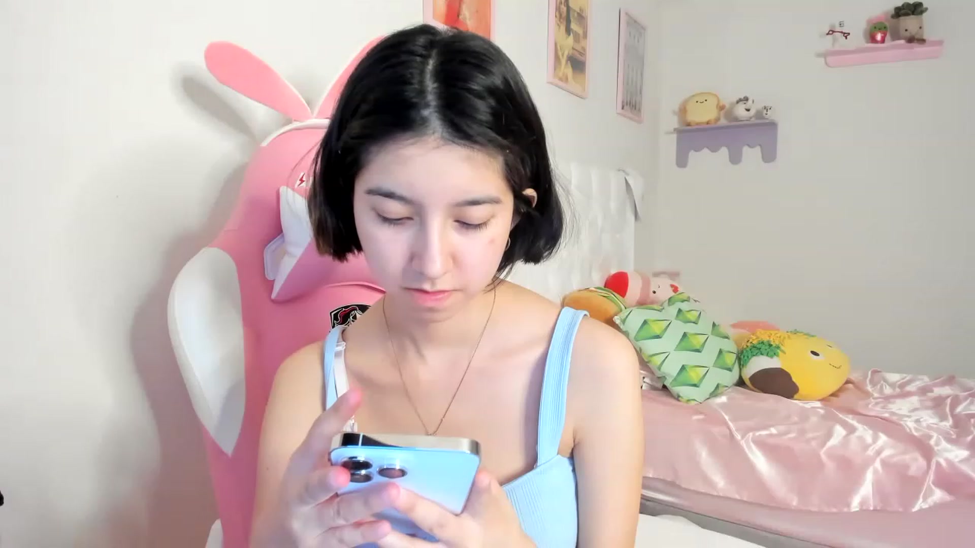 Gallery image thumbnail from Cherrycute666's myfreecams stream on, 06/19/2023, 02:28 image 5 of 20