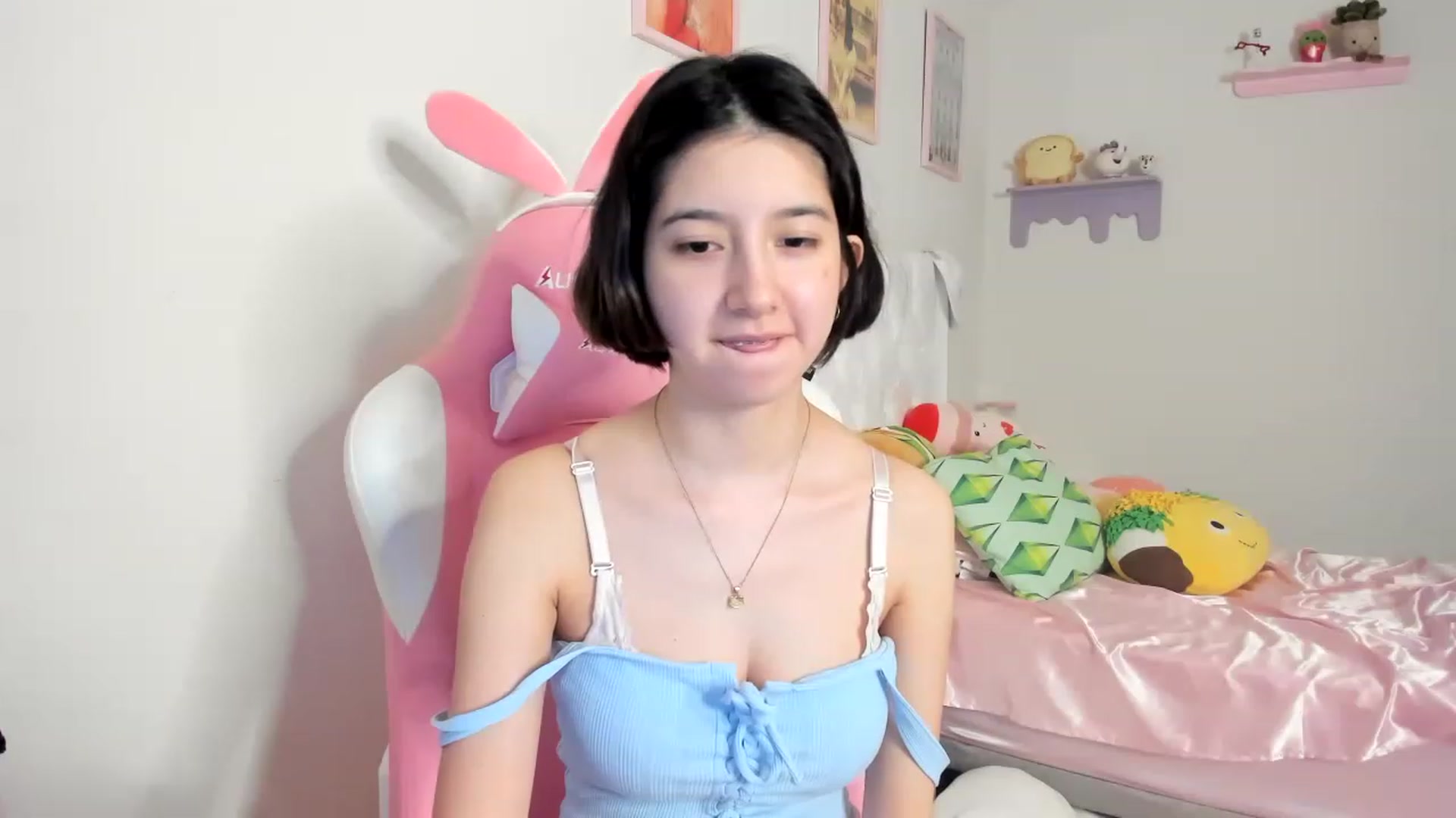 Gallery image thumbnail from Cherrycute666's myfreecams stream on, 06/19/2023, 02:28 image 17 of 20