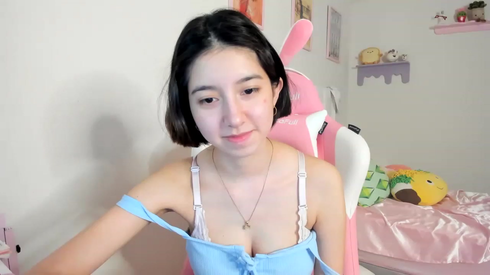 Gallery image thumbnail from Cherrycute666's myfreecams stream on, 06/19/2023, 03:38 image 1 of 20