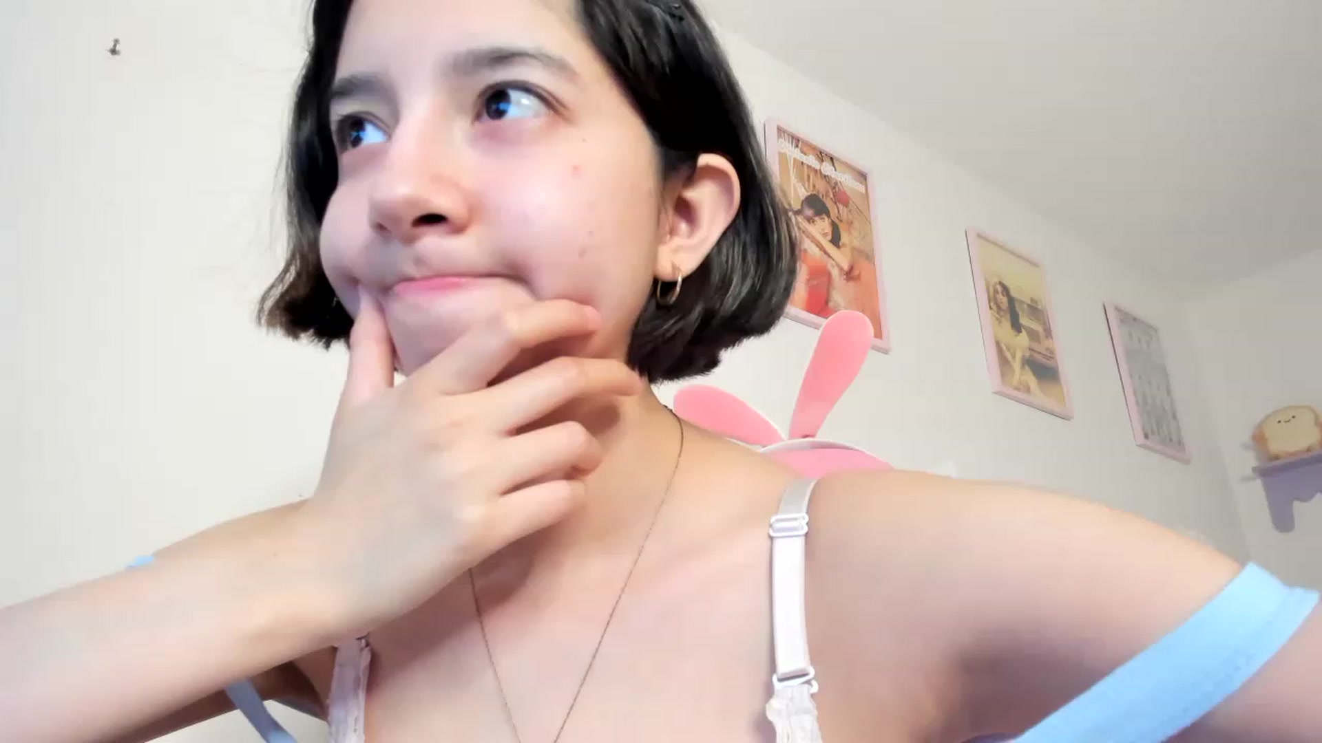 Gallery image thumbnail from Cherrycute666's myfreecams stream on, 06/19/2023, 03:38 image 11 of 20