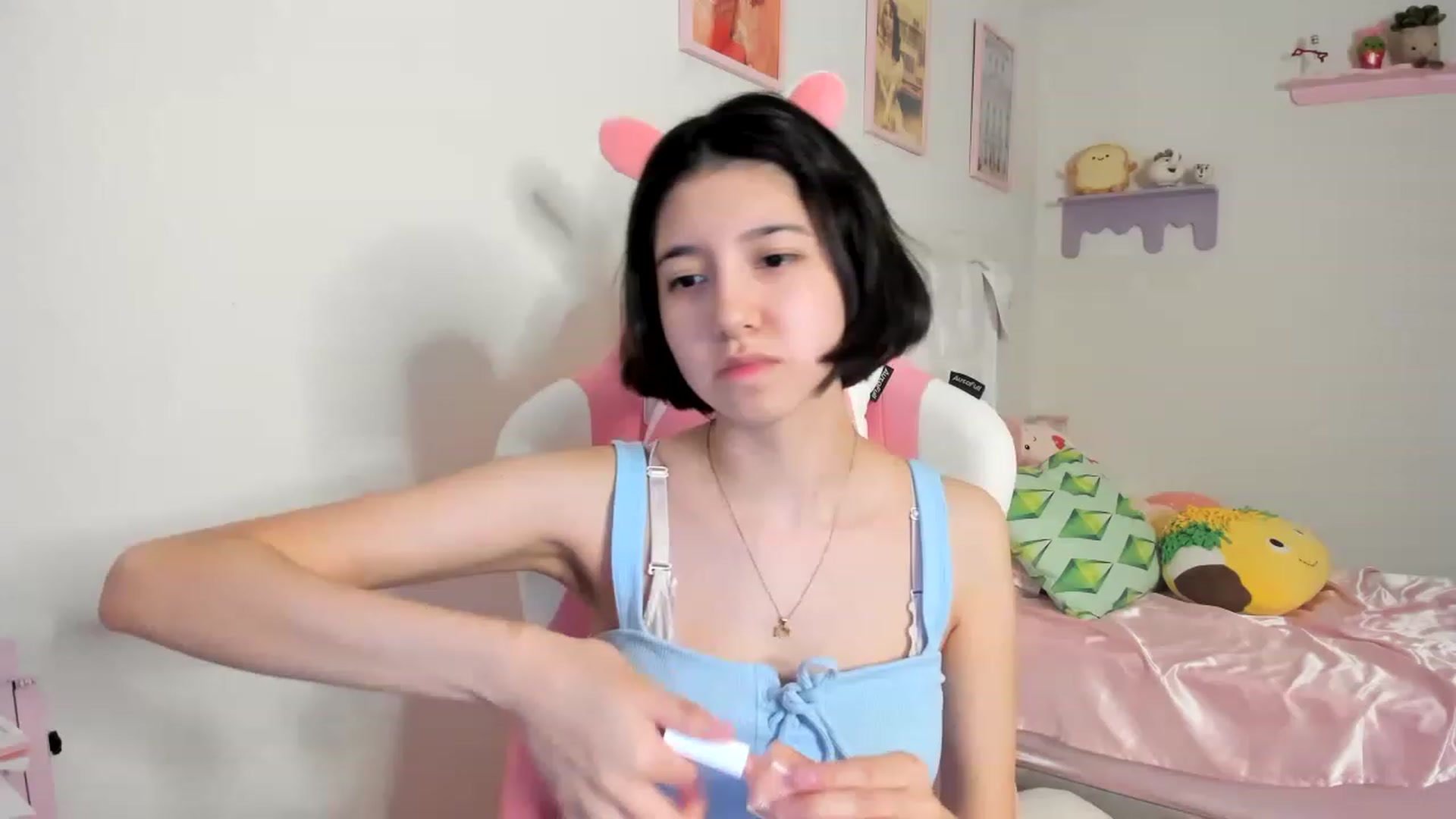Gallery image thumbnail from Cherrycute666's myfreecams stream on, 06/19/2023, 03:38 image 3 of 20