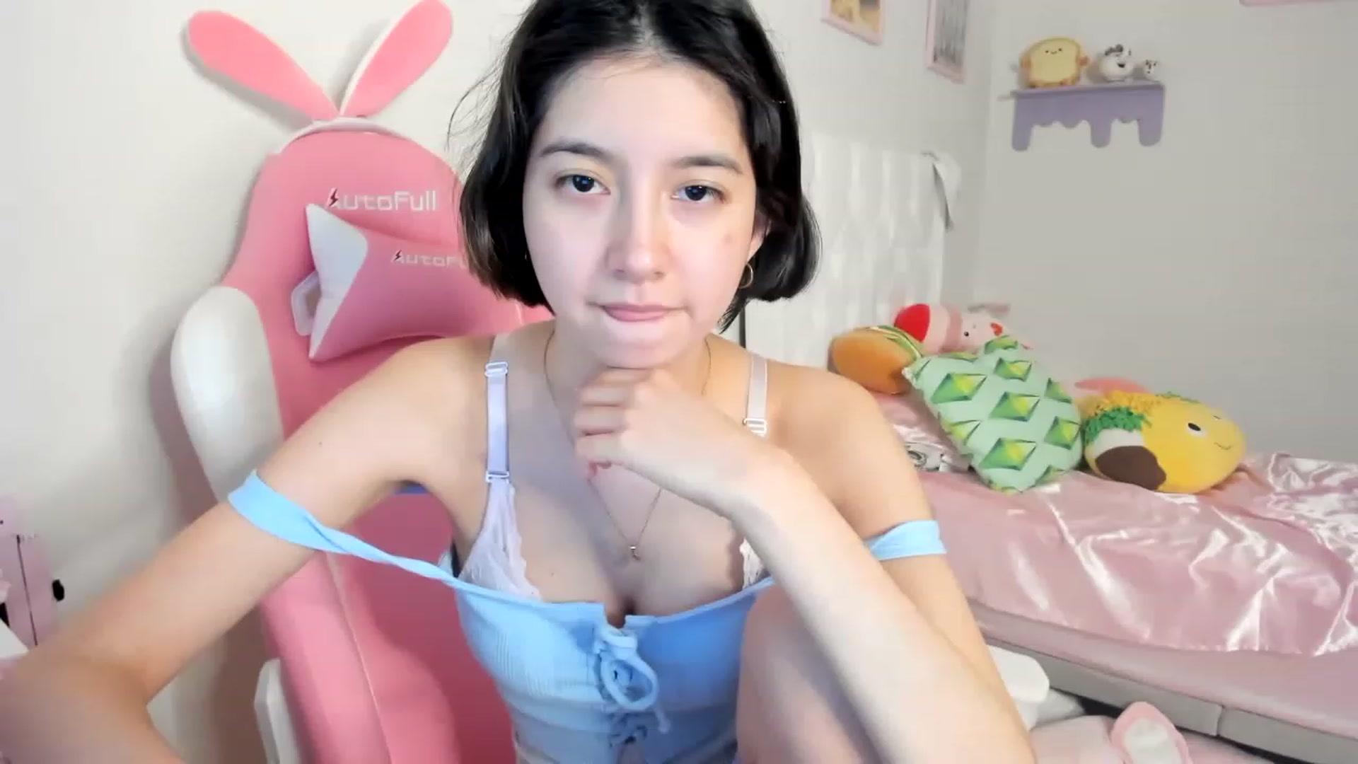 Gallery image thumbnail from Cherrycute666's myfreecams stream on, 06/19/2023, 03:38 image 16 of 20