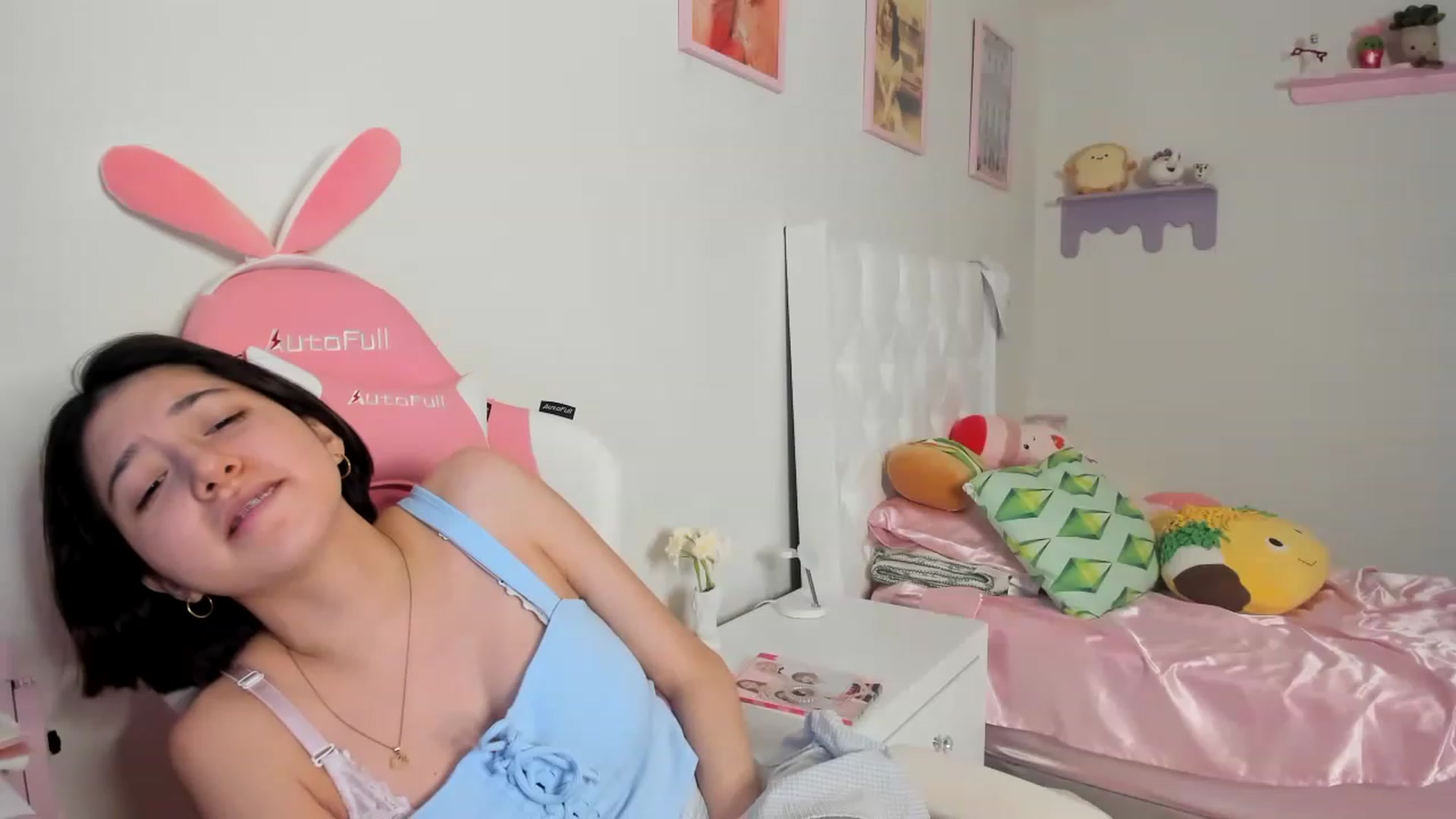 Gallery image thumbnail from Cherrycute666's myfreecams stream on, 06/19/2023, 03:38 image 9 of 20