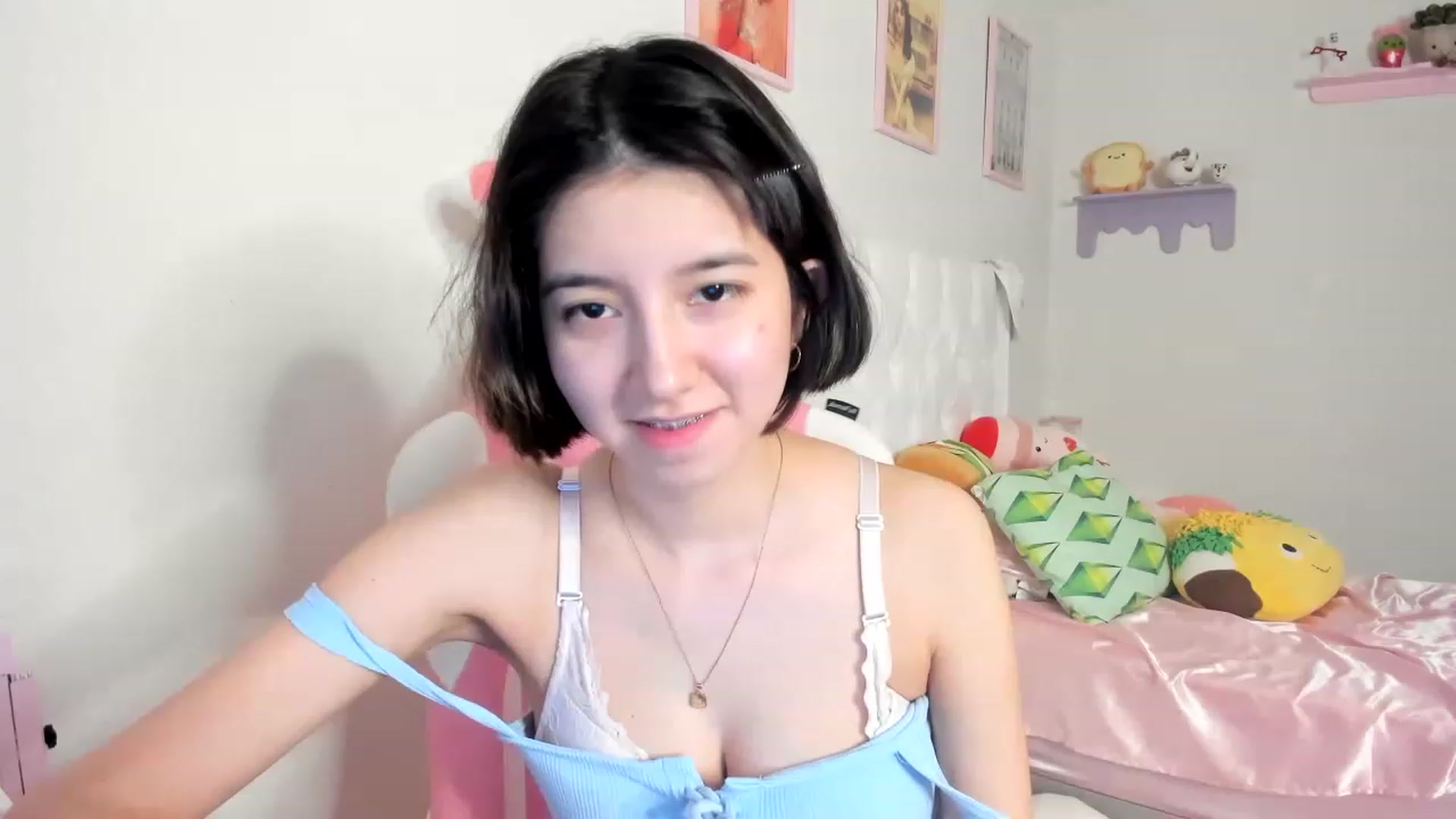 Gallery image thumbnail from Cherrycute666's myfreecams stream on, 06/19/2023, 03:38 image 19 of 20