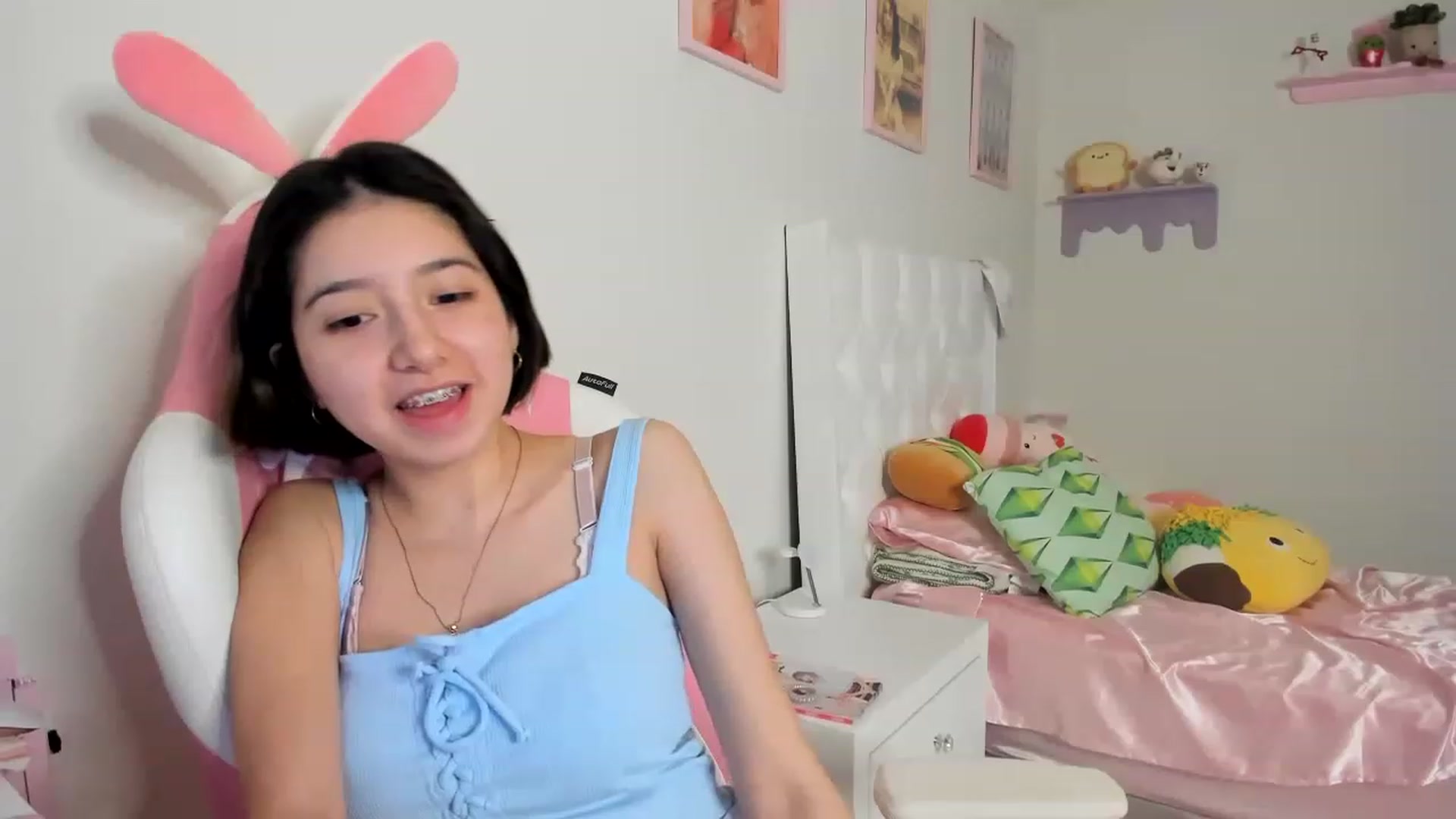 Gallery image thumbnail from Cherrycute666's myfreecams stream on, 06/19/2023, 03:38 image 5 of 20