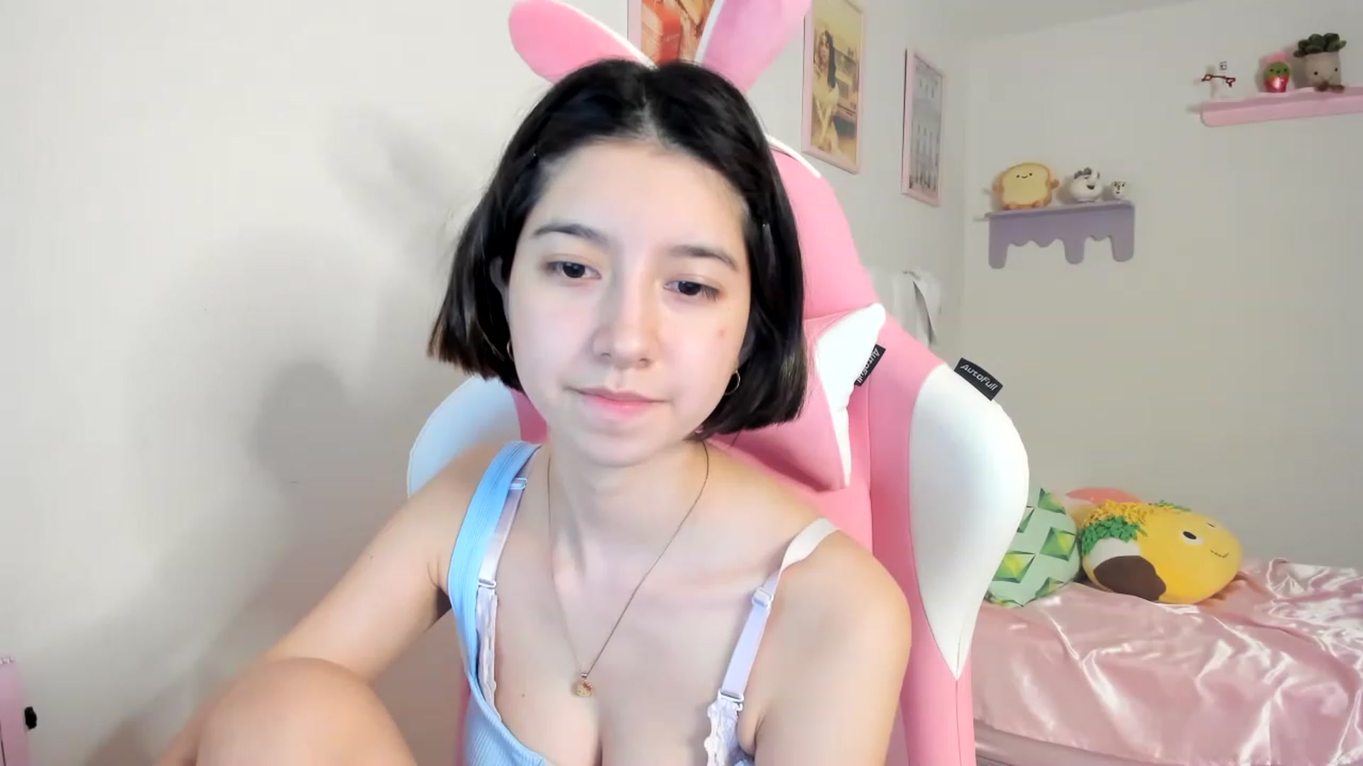 Gallery image thumbnail from Cherrycute666's myfreecams stream on, 06/19/2023, 06:39 image 12 of 20