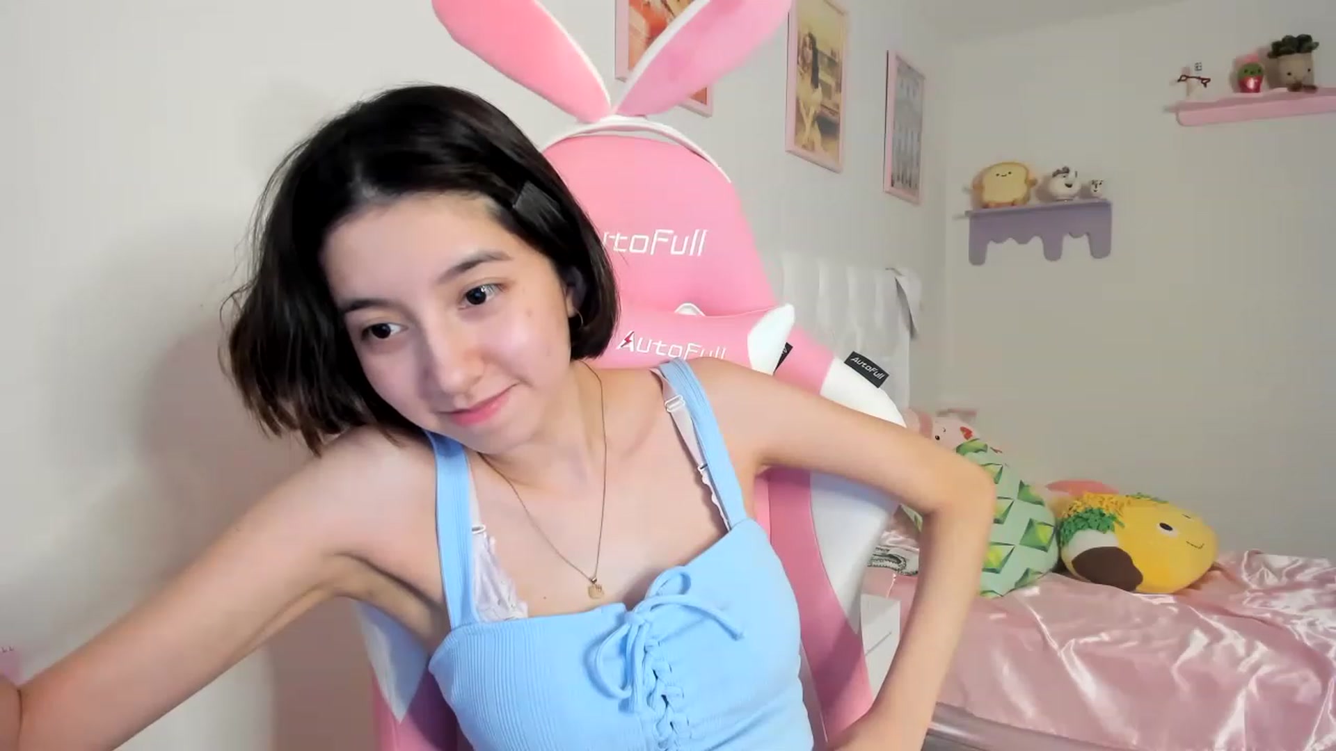 Gallery image thumbnail from Cherrycute666's myfreecams stream on, 06/19/2023, 06:39 image 10 of 20