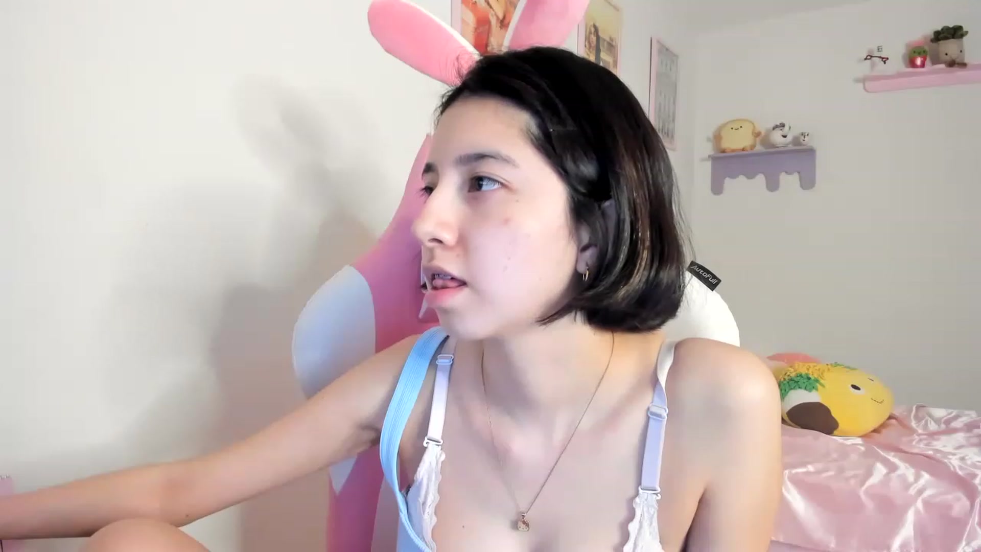 Gallery image thumbnail from Cherrycute666's myfreecams stream on, 06/19/2023, 06:39 image 13 of 20