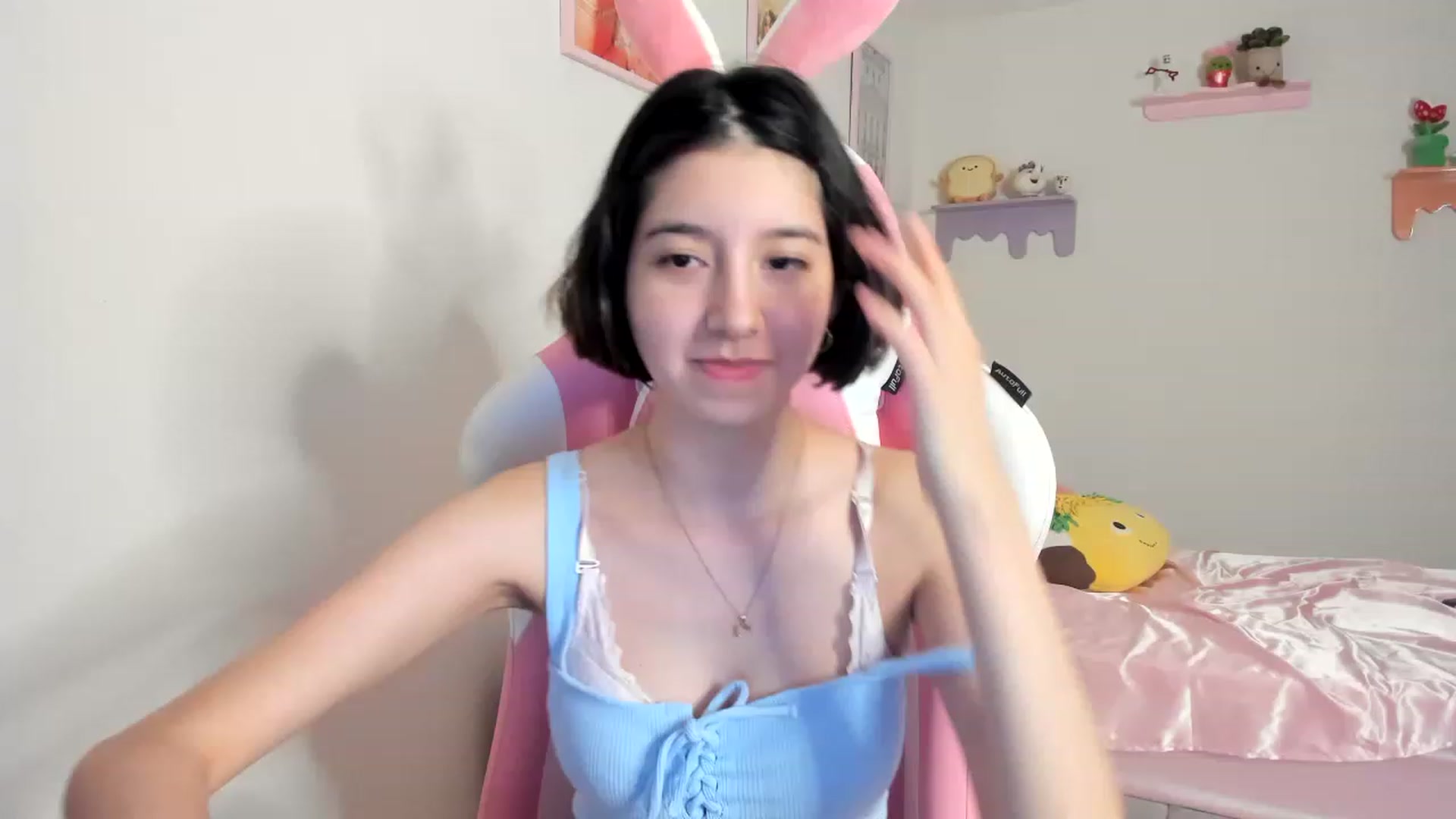 Gallery image thumbnail from Cherrycute666's myfreecams stream on, 06/19/2023, 09:46 image 17 of 20