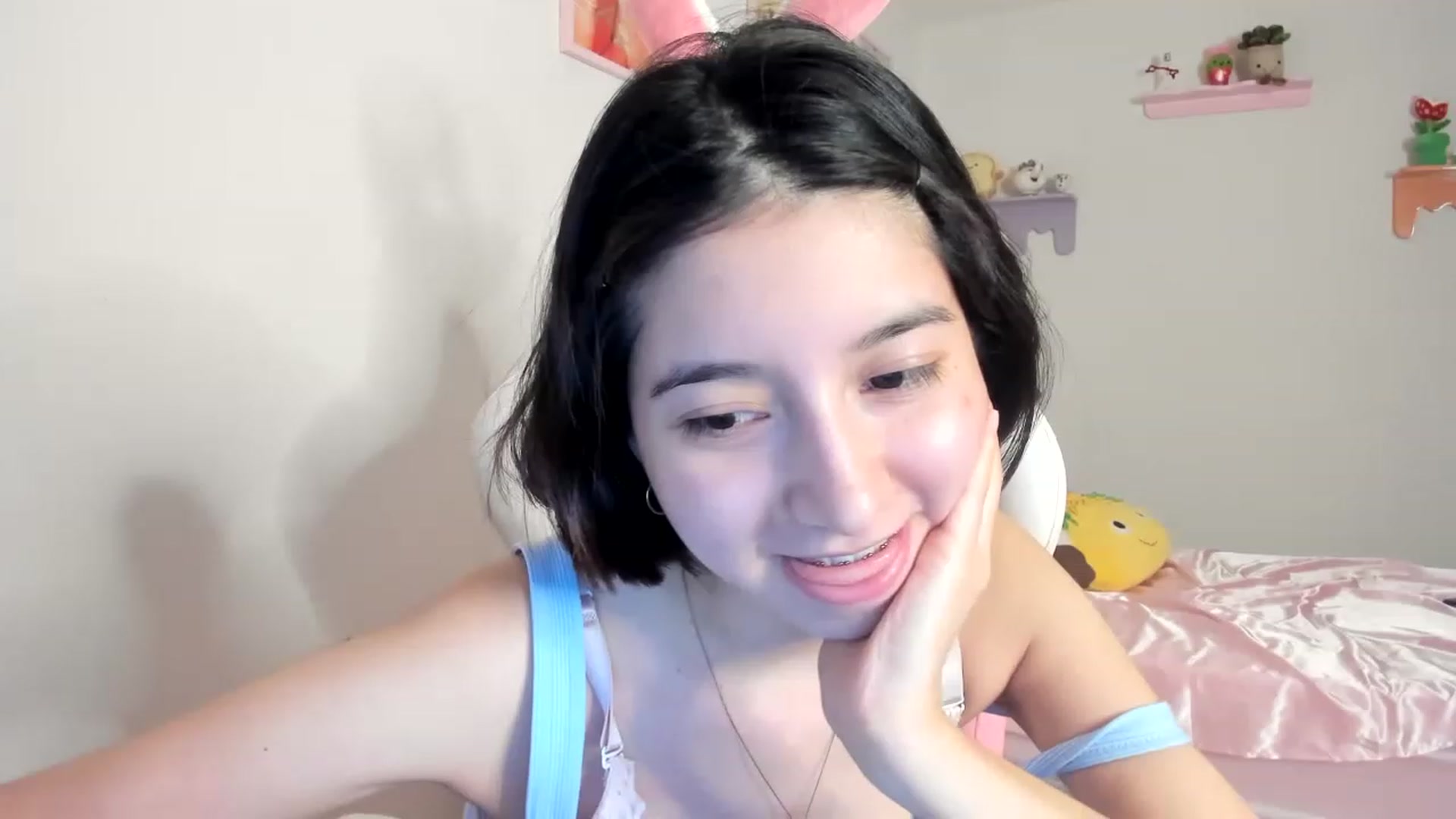 Gallery image thumbnail from Cherrycute666's myfreecams stream on, 06/19/2023, 09:46 image 16 of 20