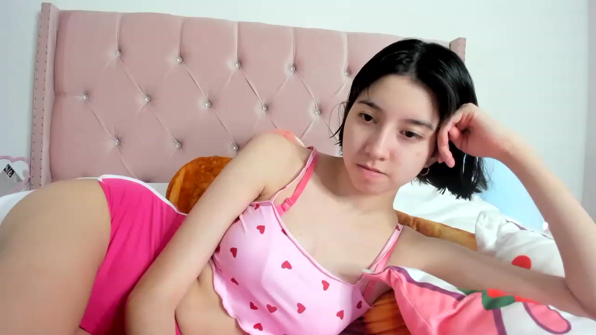 Gallery image thumbnail from Cherrycute666's myfreecams stream on, 06/19/2023, 12:24 image 11 of 20