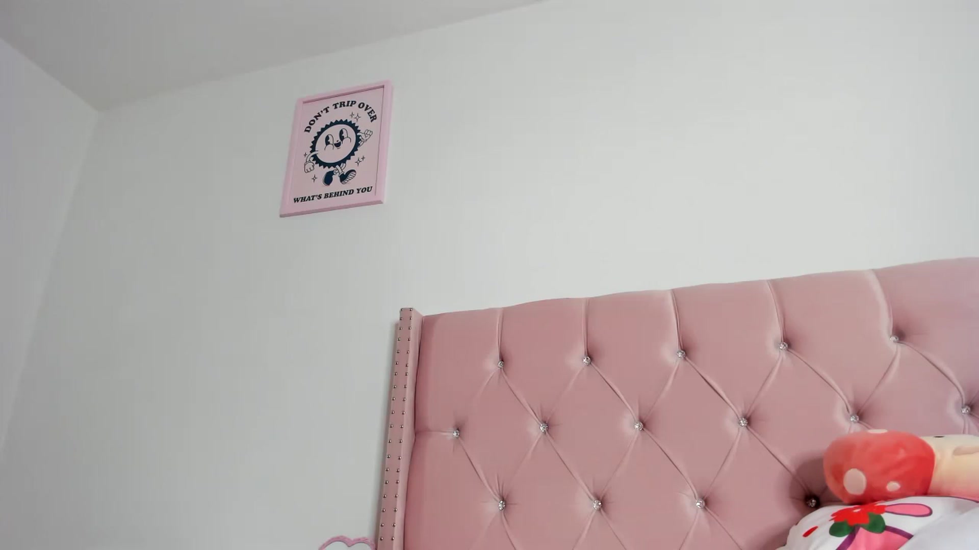 Gallery image thumbnail from Cherrycute666's myfreecams stream on, 06/19/2023, 12:24 image 4 of 20