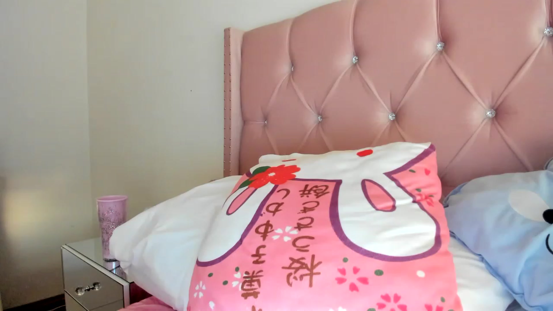 Gallery image thumbnail from Cherrycute666's myfreecams stream on, 06/20/2023, 24:56 image 18 of 20