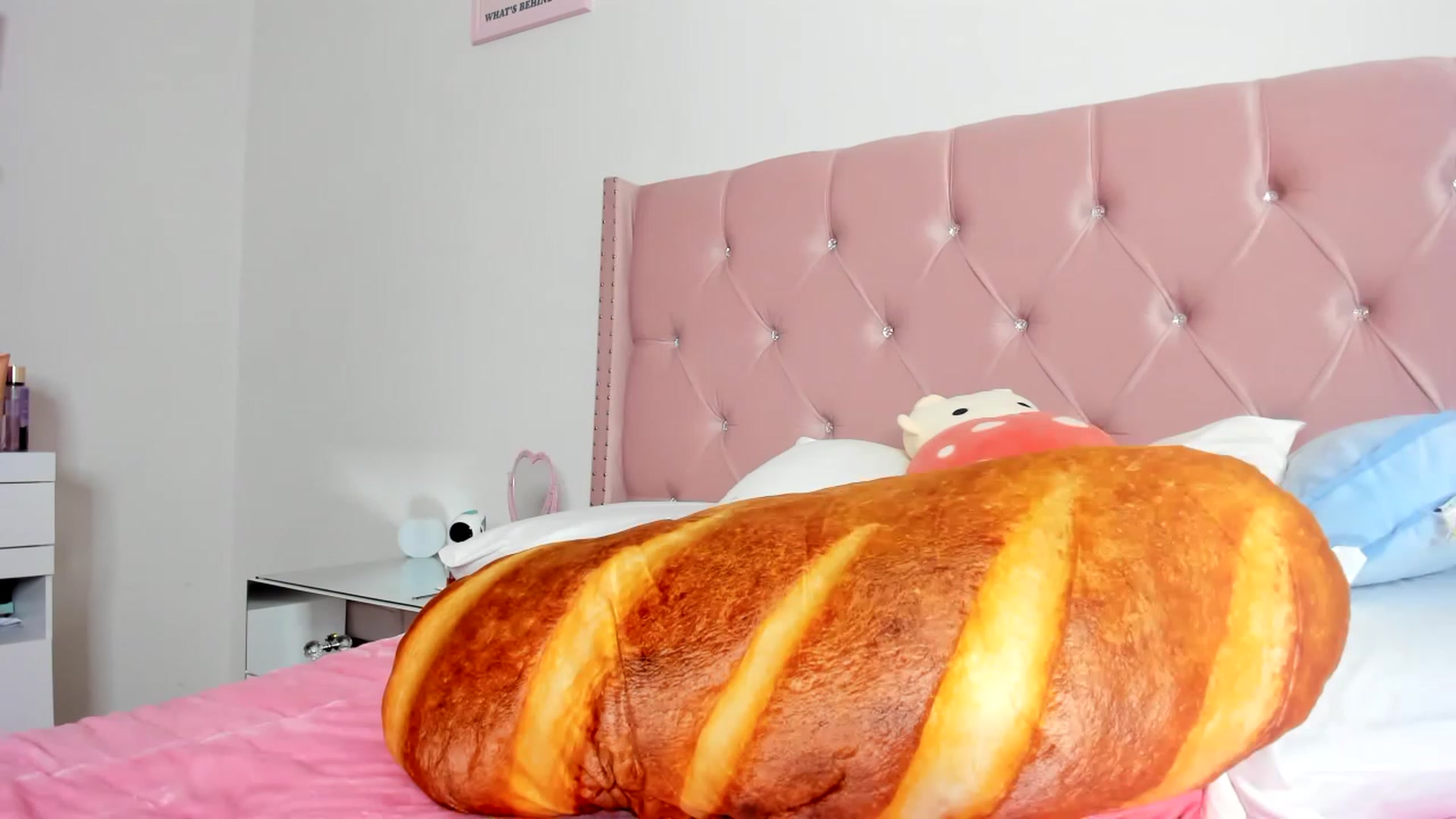Gallery image thumbnail from Cherrycute666's myfreecams stream on, 06/21/2023, 06:06 image 7 of 20