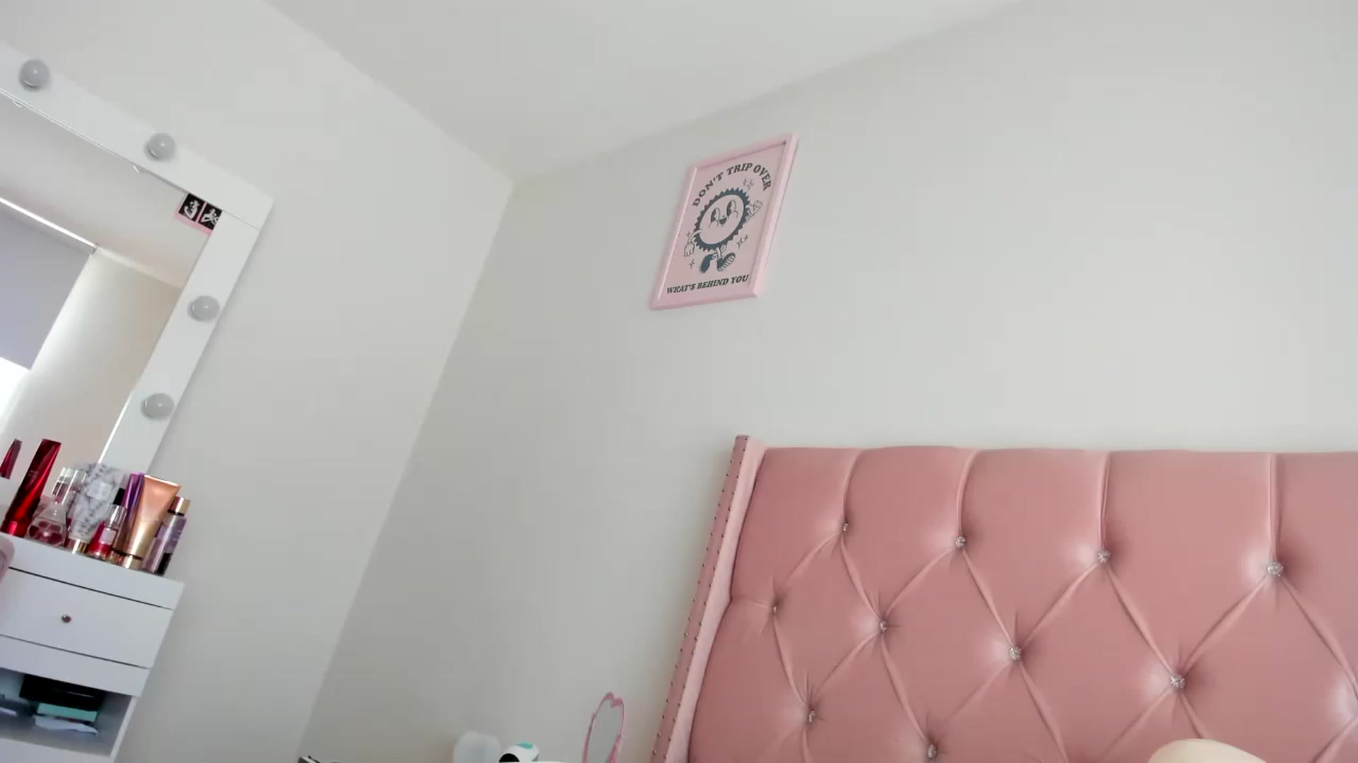 Gallery image thumbnail from Cherrycute666's myfreecams stream on, 06/21/2023, 17:37 image 14 of 20
