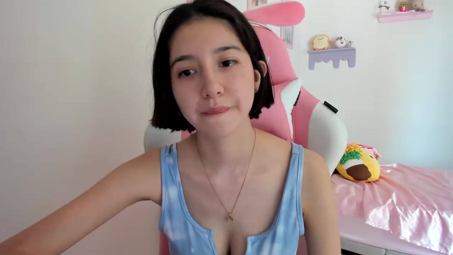 Gallery image thumbnail from Cherrycute666's myfreecams stream on, 06/22/2023, 20:03 image 16 of 20