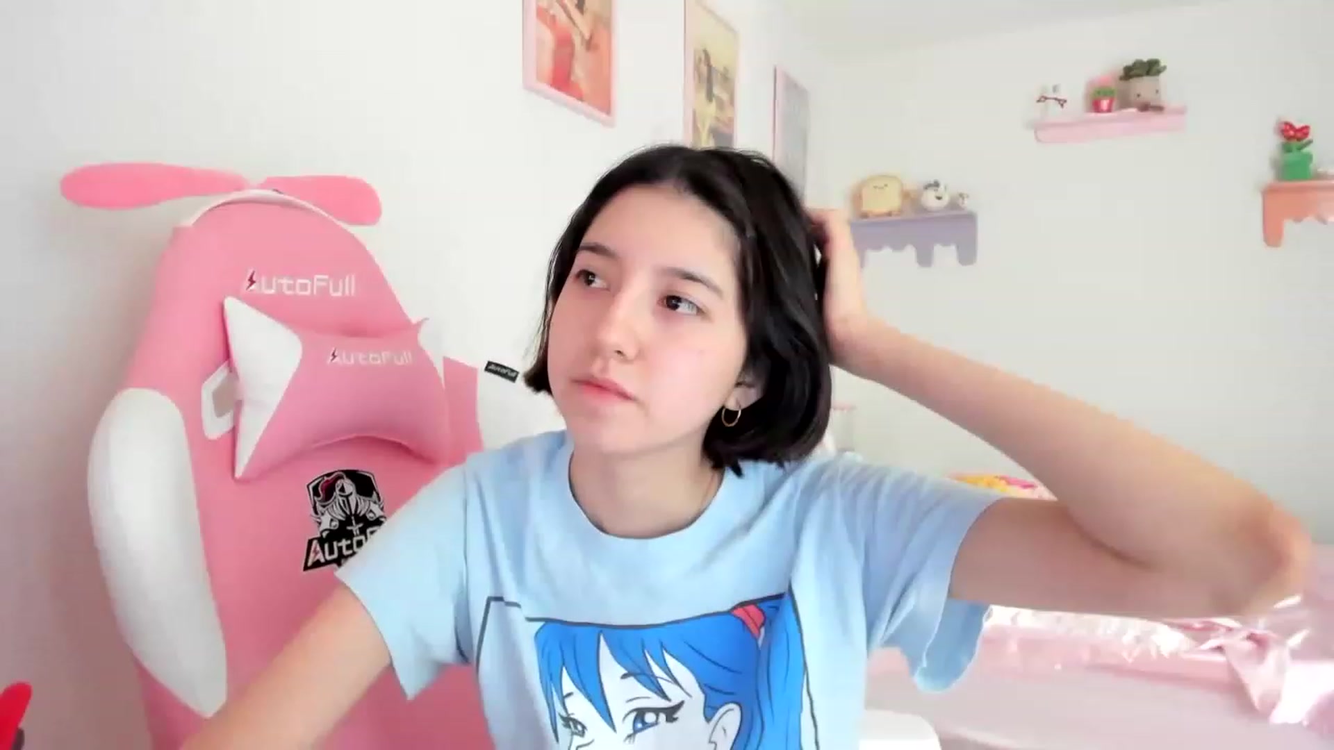 Gallery image thumbnail from Cherrycute666's myfreecams stream on, 06/22/2023, 20:03 image 1 of 20