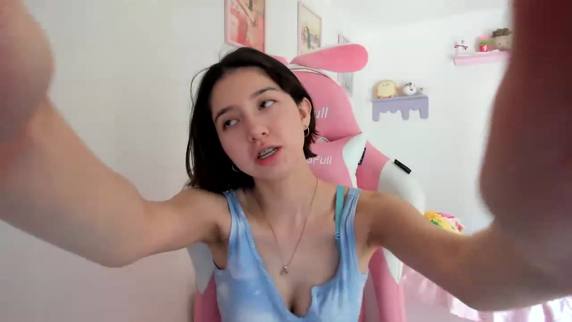 Gallery image thumbnail from Cherrycute666's myfreecams stream on, 06/22/2023, 20:03 image 13 of 20