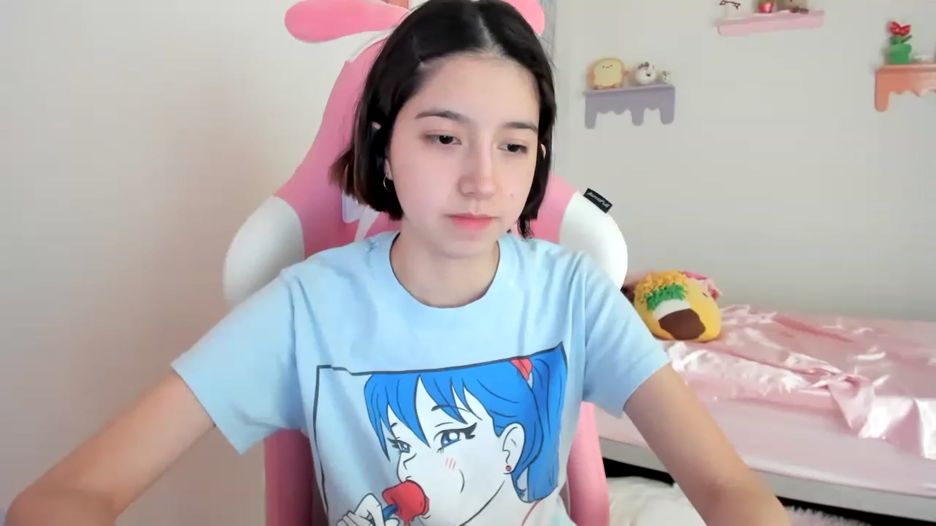 Gallery image thumbnail from Cherrycute666's myfreecams stream on, 06/22/2023, 20:03 image 6 of 20