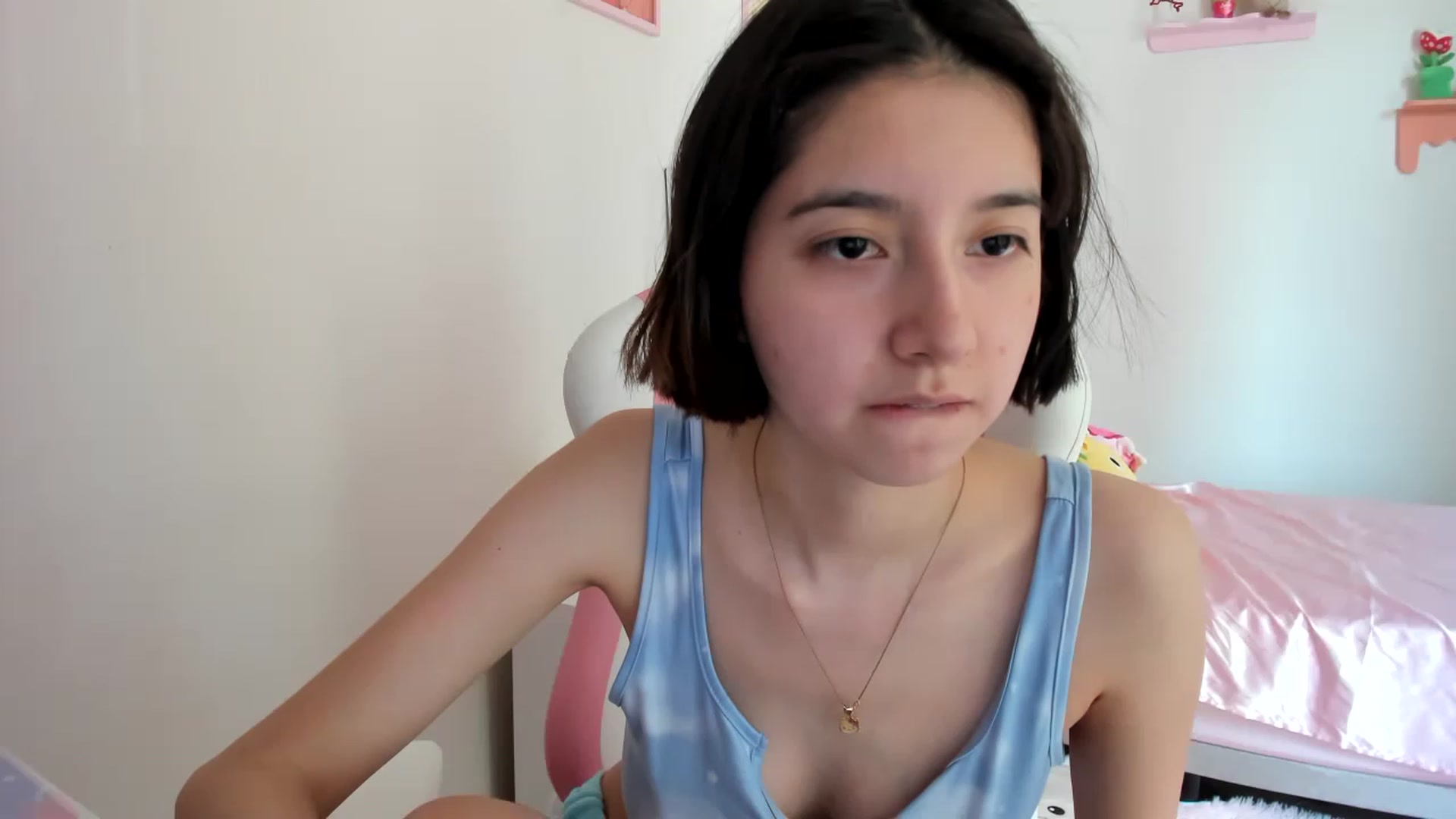 Gallery image thumbnail from Cherrycute666's myfreecams stream on, 06/22/2023, 21:47 image 12 of 20