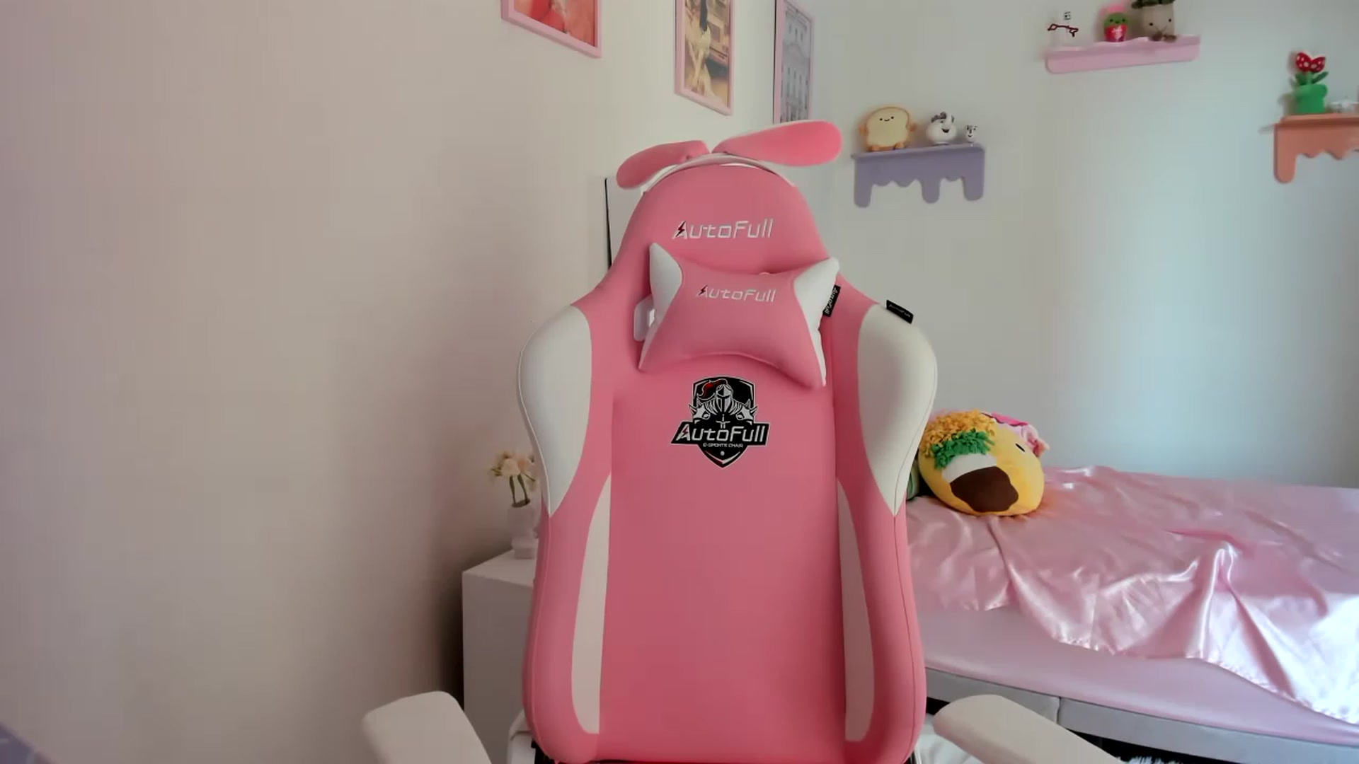 Gallery image thumbnail from Cherrycute666's myfreecams stream on, 06/22/2023, 22:52 image 20 of 20