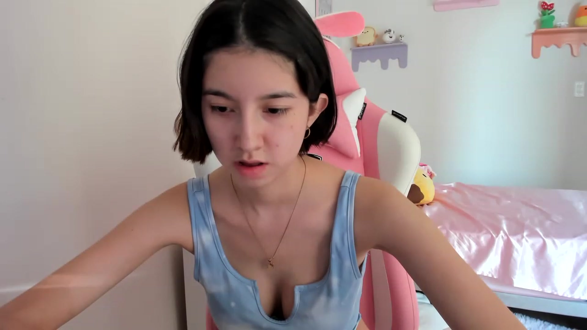 Gallery image thumbnail from Cherrycute666's myfreecams stream on, 06/23/2023, 24:40 image 7 of 20