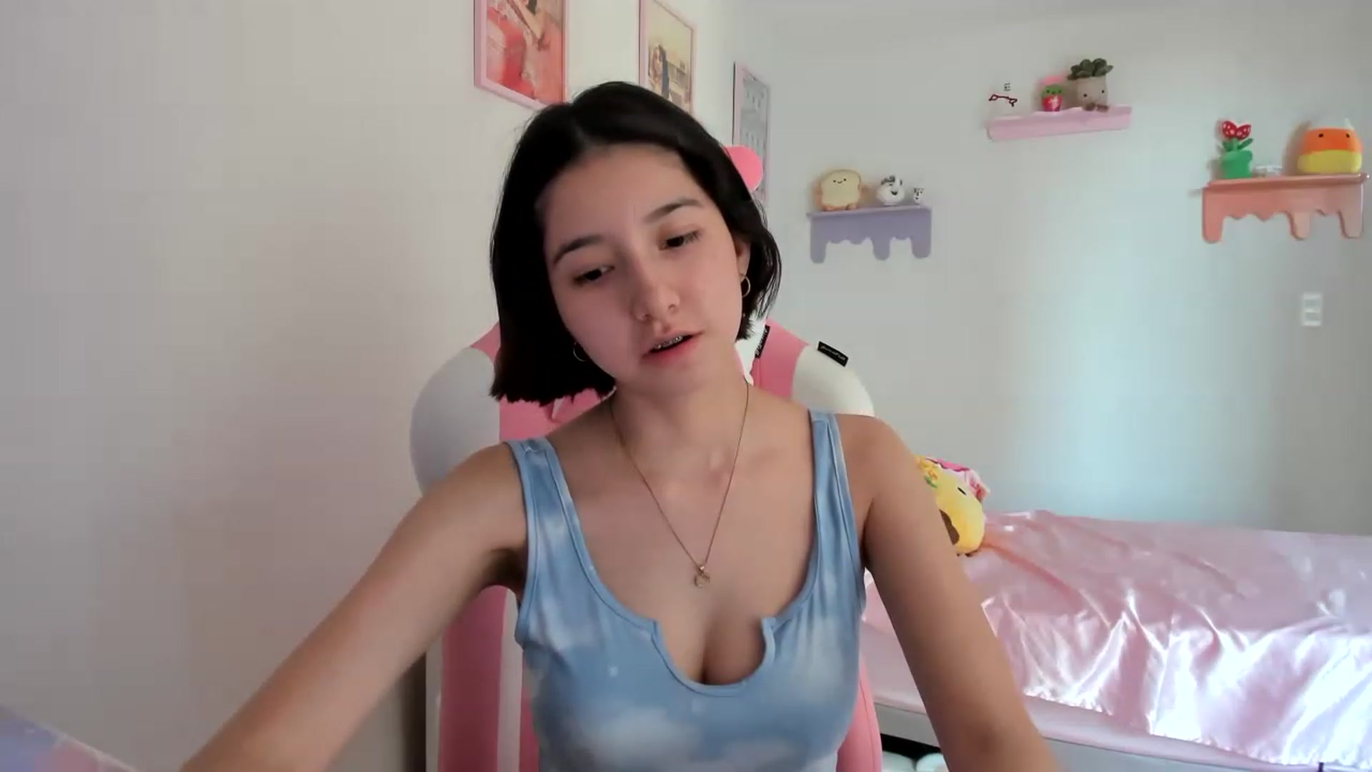 Gallery image thumbnail from Cherrycute666's myfreecams stream on, 06/23/2023, 24:40 image 5 of 20