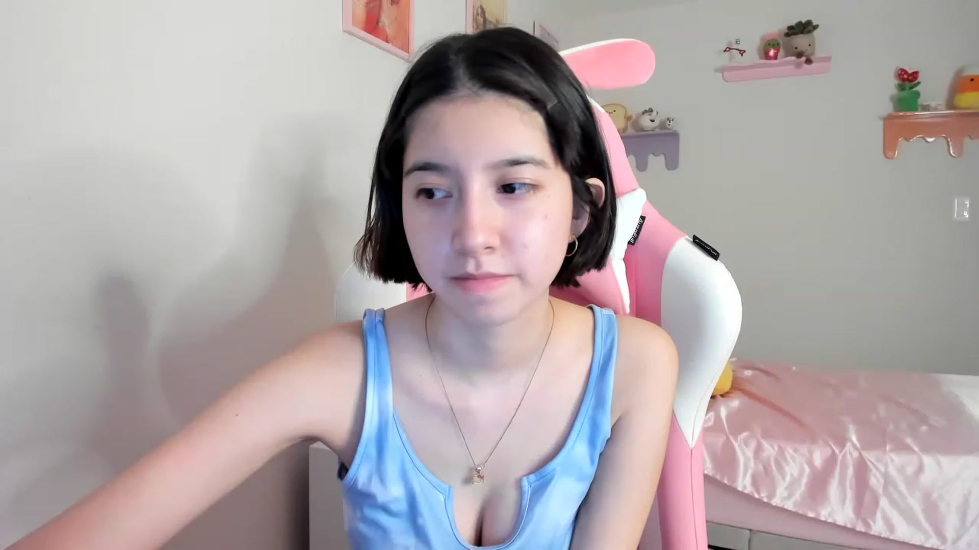 Gallery image thumbnail from Cherrycute666's myfreecams stream on, 06/23/2023, 01:21 image 10 of 20