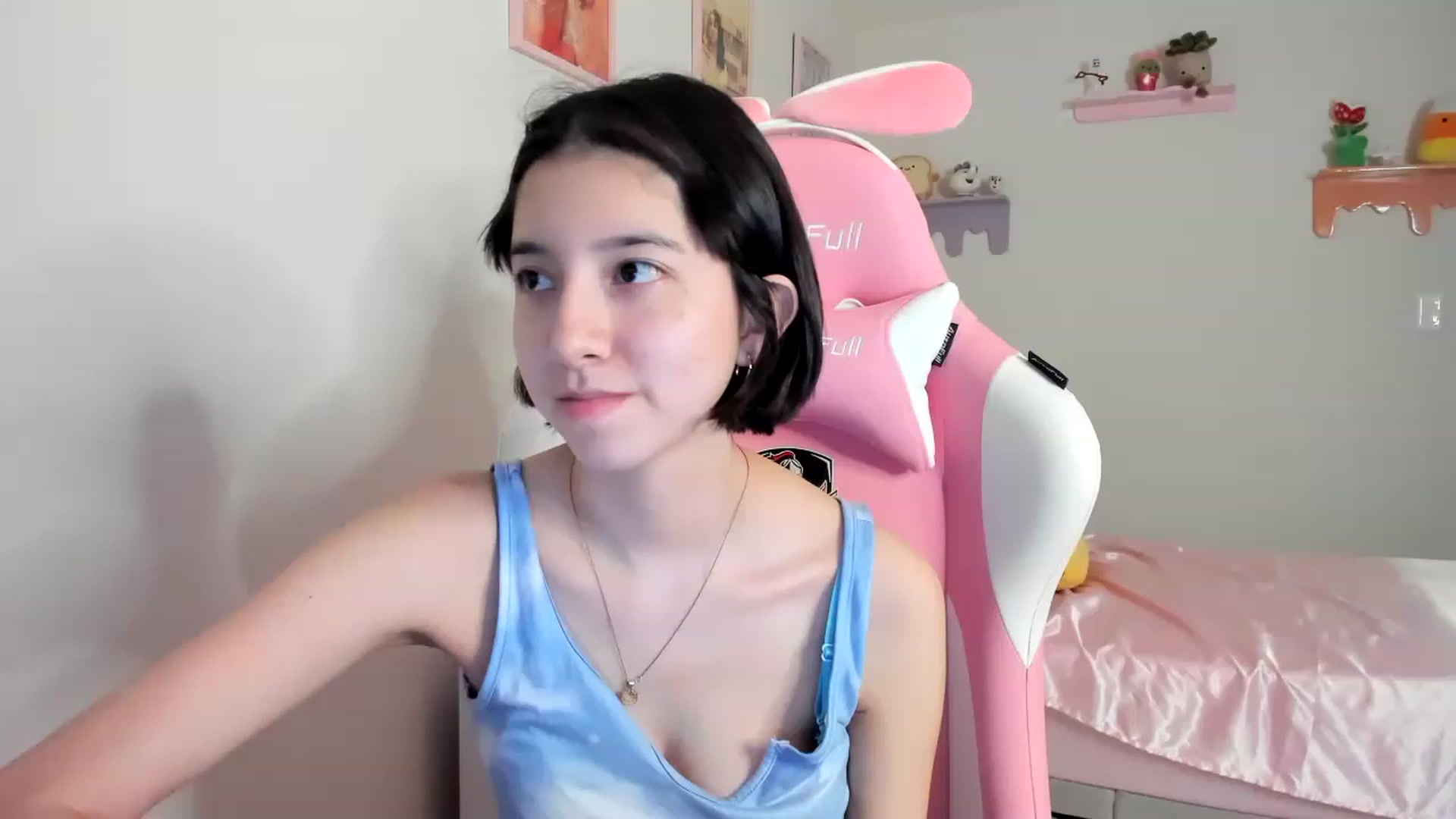 Gallery image thumbnail from Cherrycute666's myfreecams stream on, 06/23/2023, 01:21 image 12 of 20