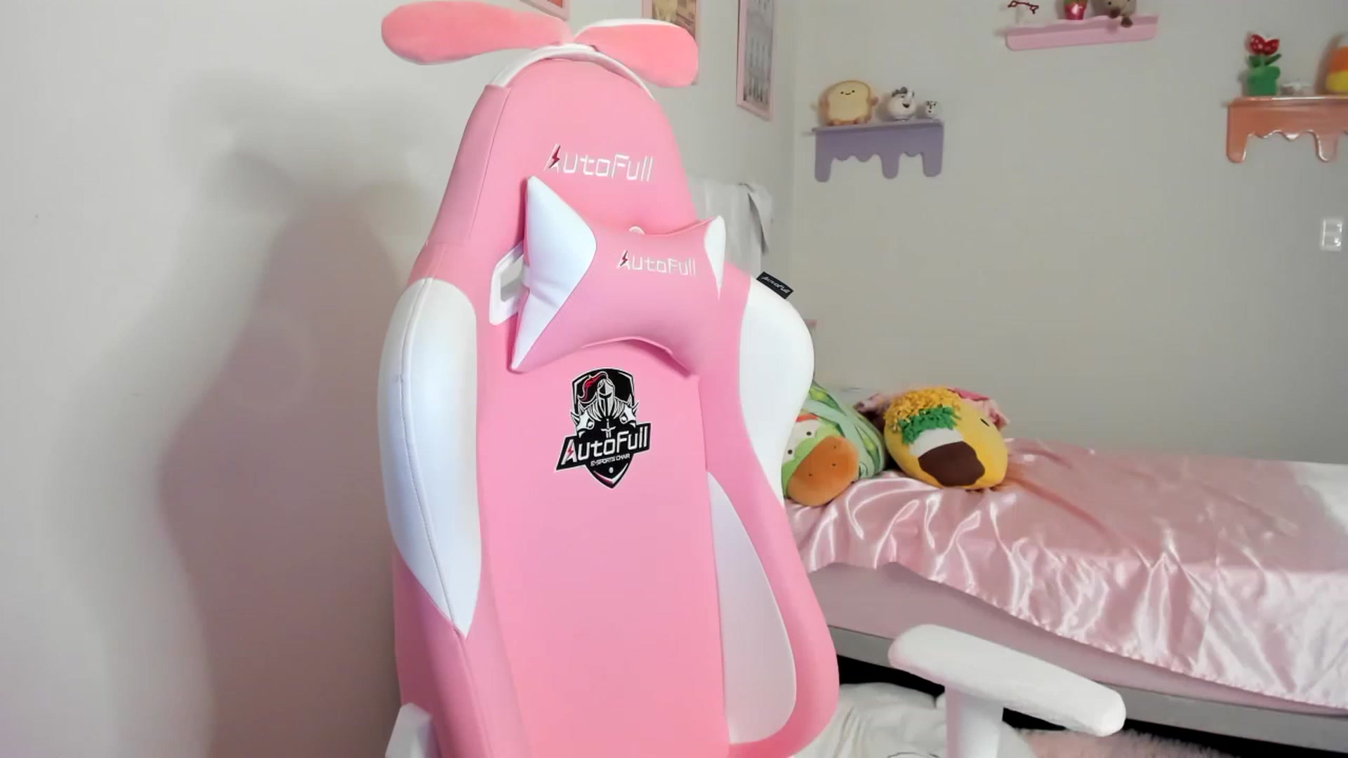Gallery image thumbnail from Cherrycute666's myfreecams stream on, 06/23/2023, 01:21 image 5 of 20