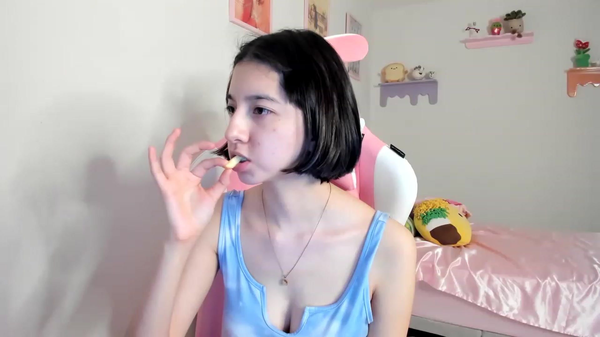Gallery image thumbnail from Cherrycute666's myfreecams stream on, 06/23/2023, 03:10 image 7 of 20