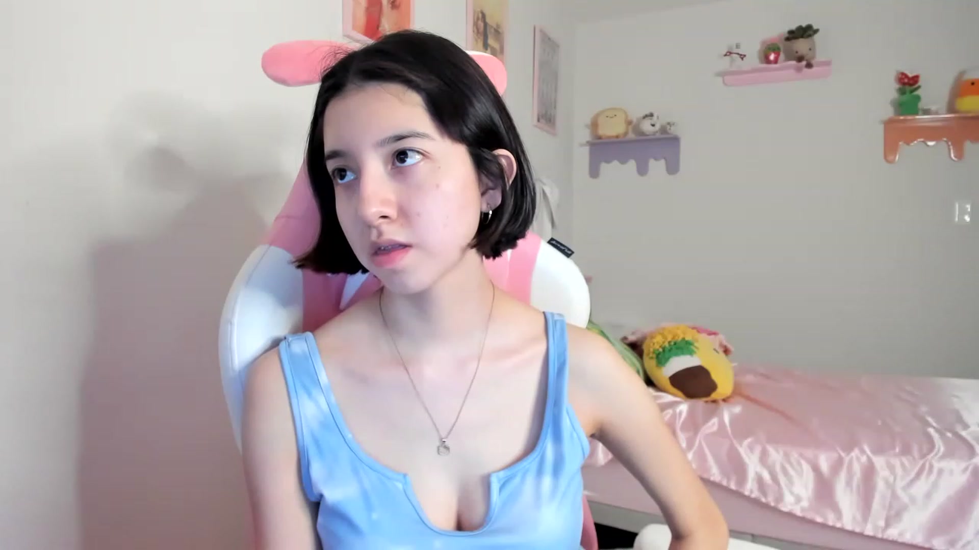 Gallery image thumbnail from Cherrycute666's myfreecams stream on, 06/23/2023, 03:10 image 4 of 20
