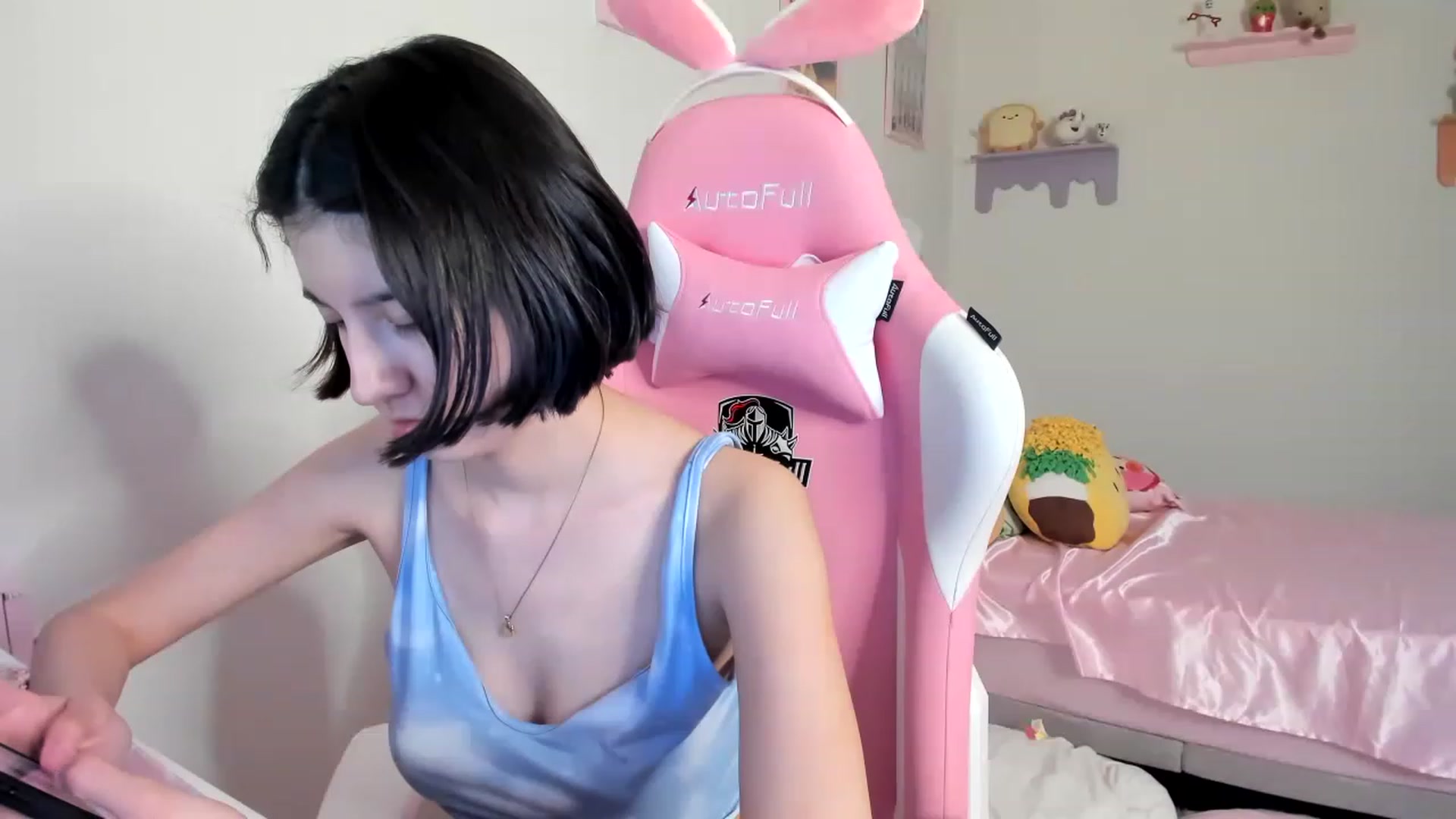 Gallery image thumbnail from Cherrycute666's myfreecams stream on, 06/23/2023, 07:28 image 20 of 20
