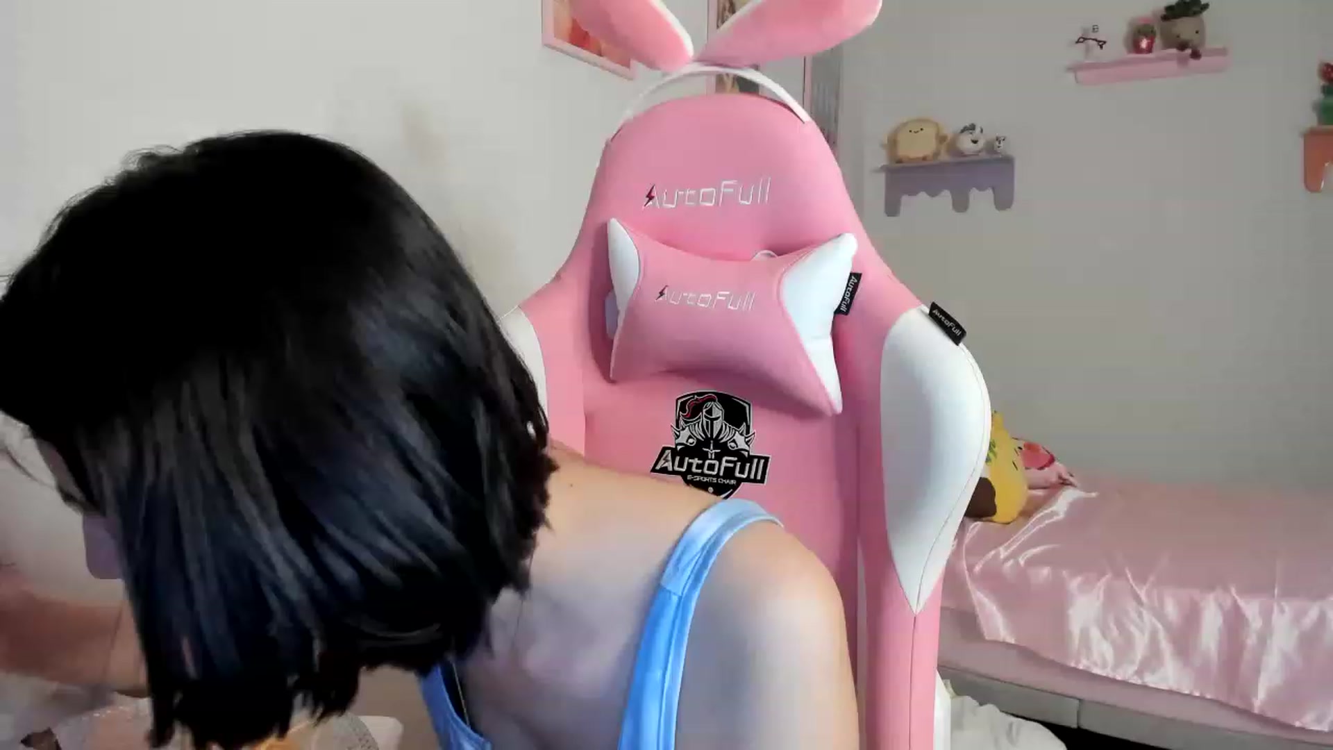 Gallery image thumbnail from Cherrycute666's myfreecams stream on, 06/23/2023, 07:28 image 7 of 20