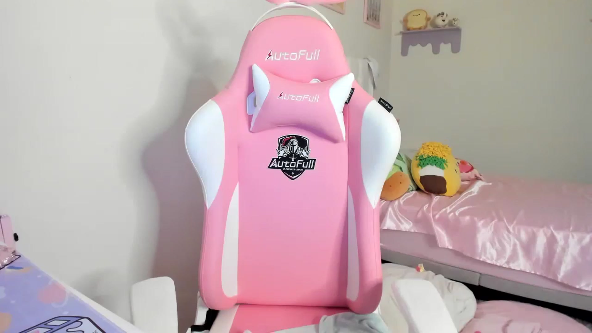 Gallery image thumbnail from Cherrycute666's myfreecams stream on, 06/23/2023, 07:28 image 17 of 20